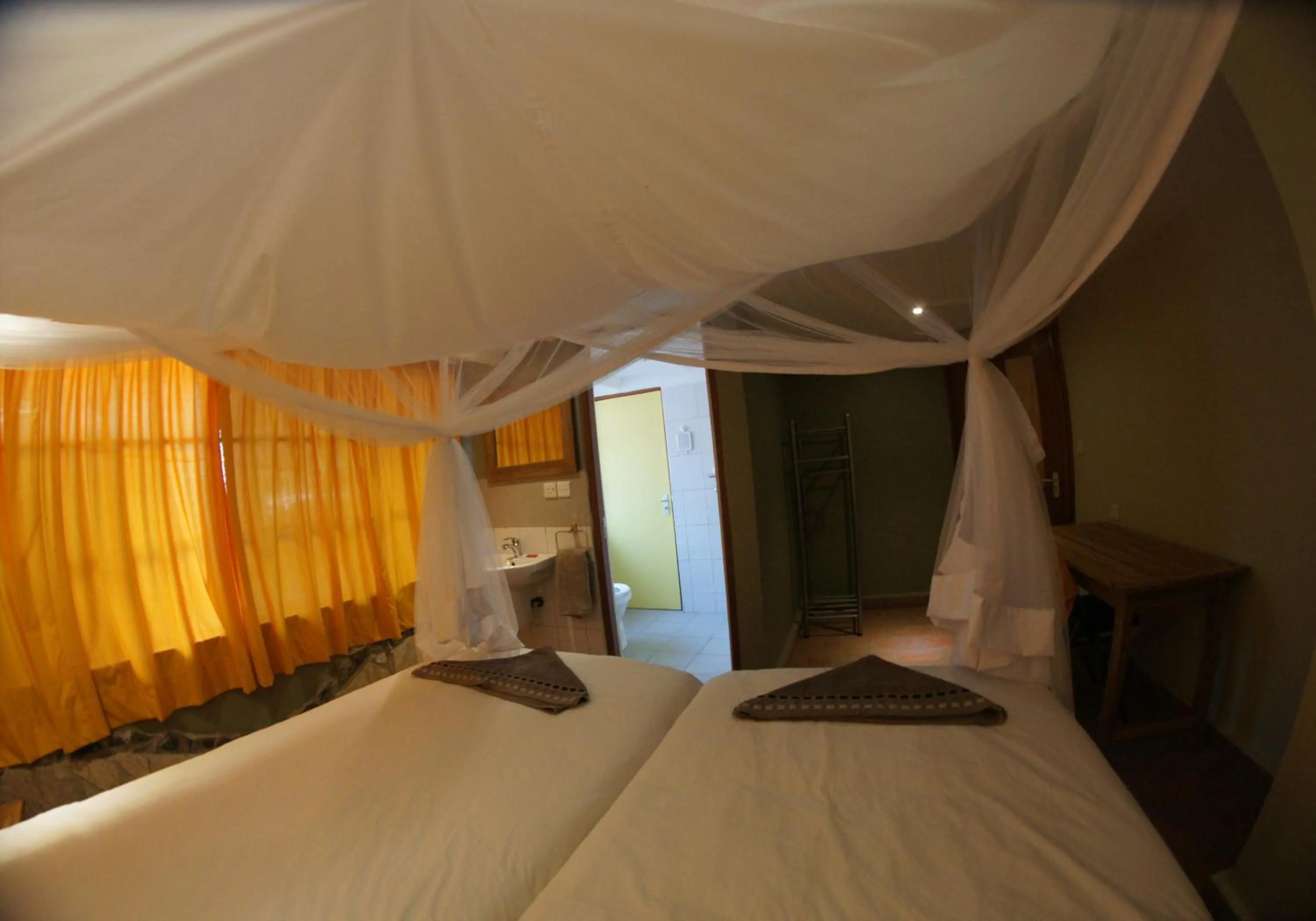 Bedroom, Bed in Yellow Haven Lodge