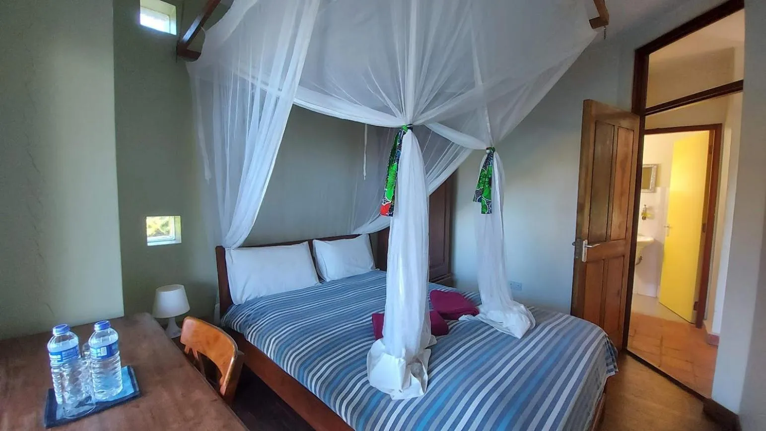 Bed in Yellow Haven Lodge