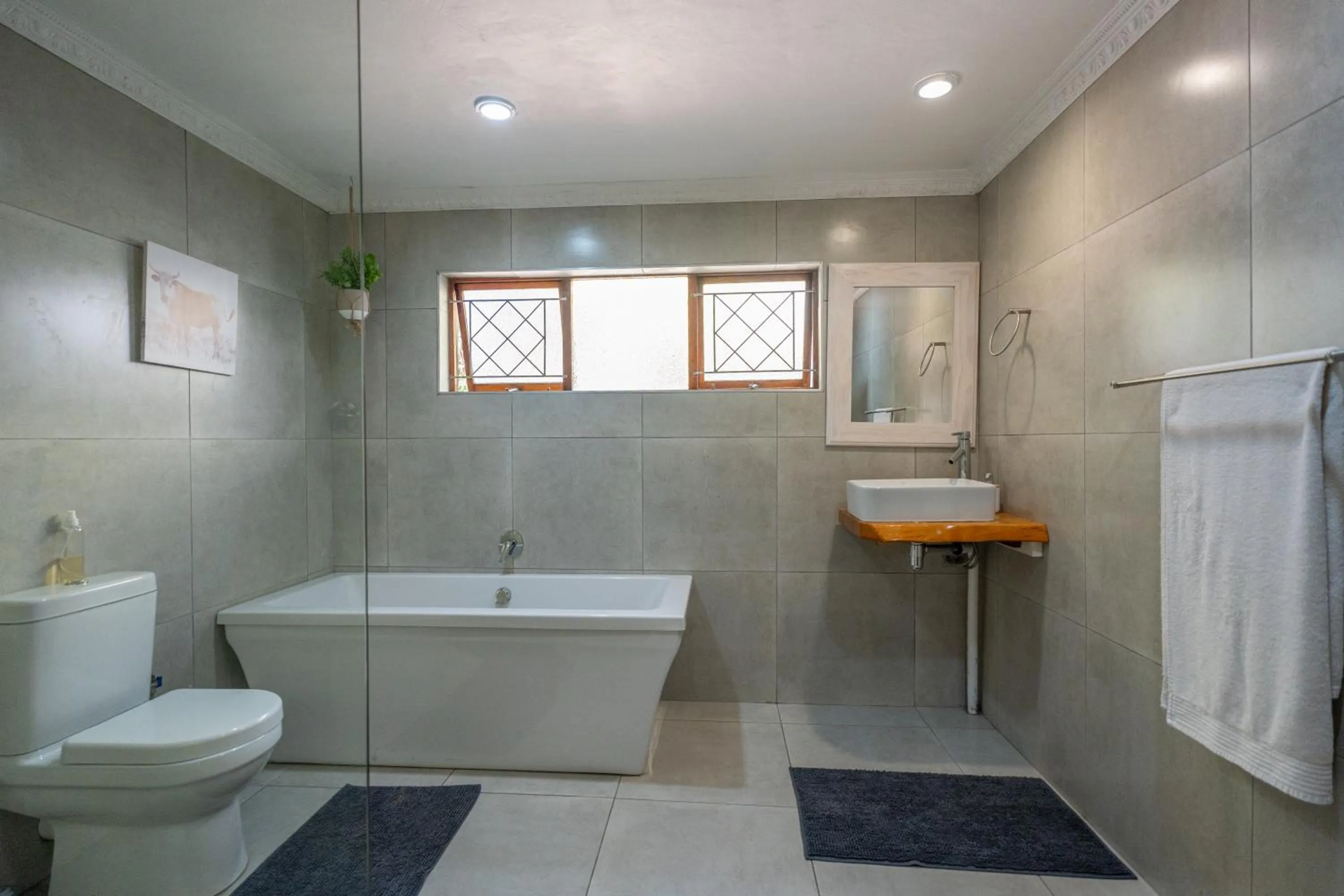 Shower in Tidewaters River Lodge