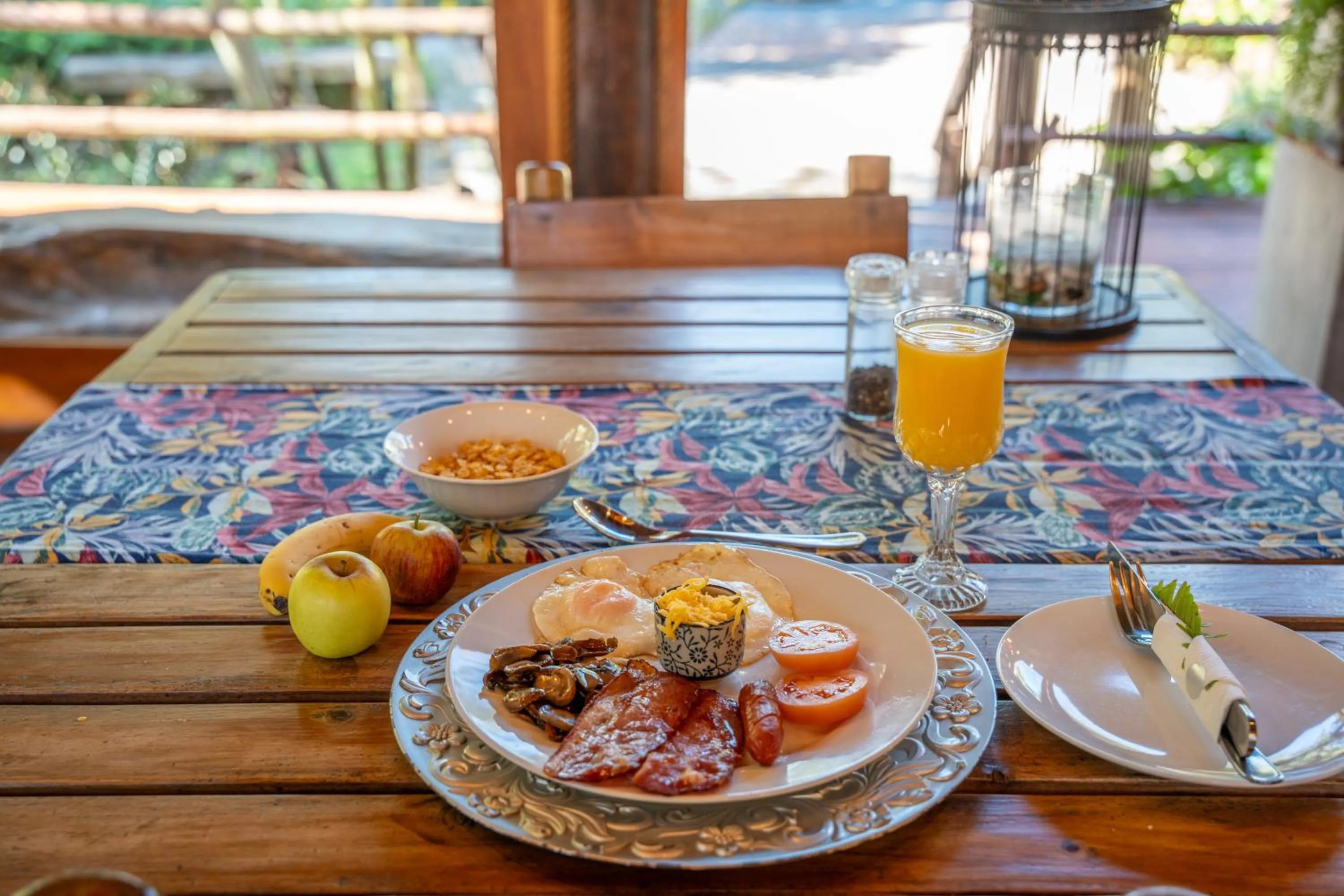 Breakfast in Tidewaters River Lodge