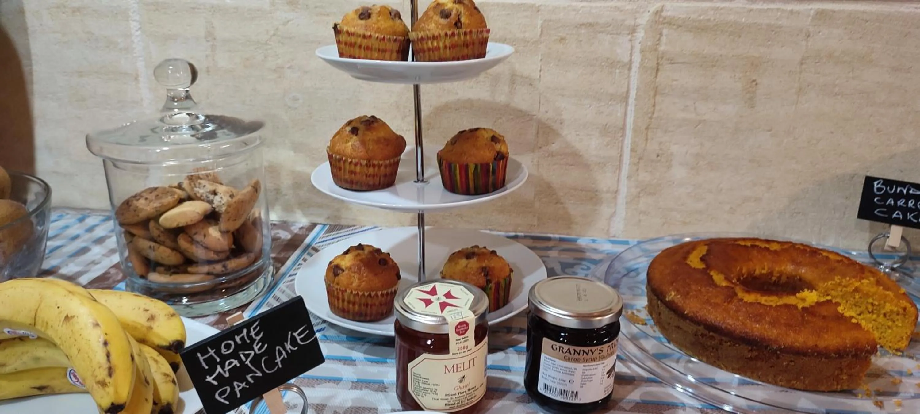 Food in Grotto's Paradise B&B