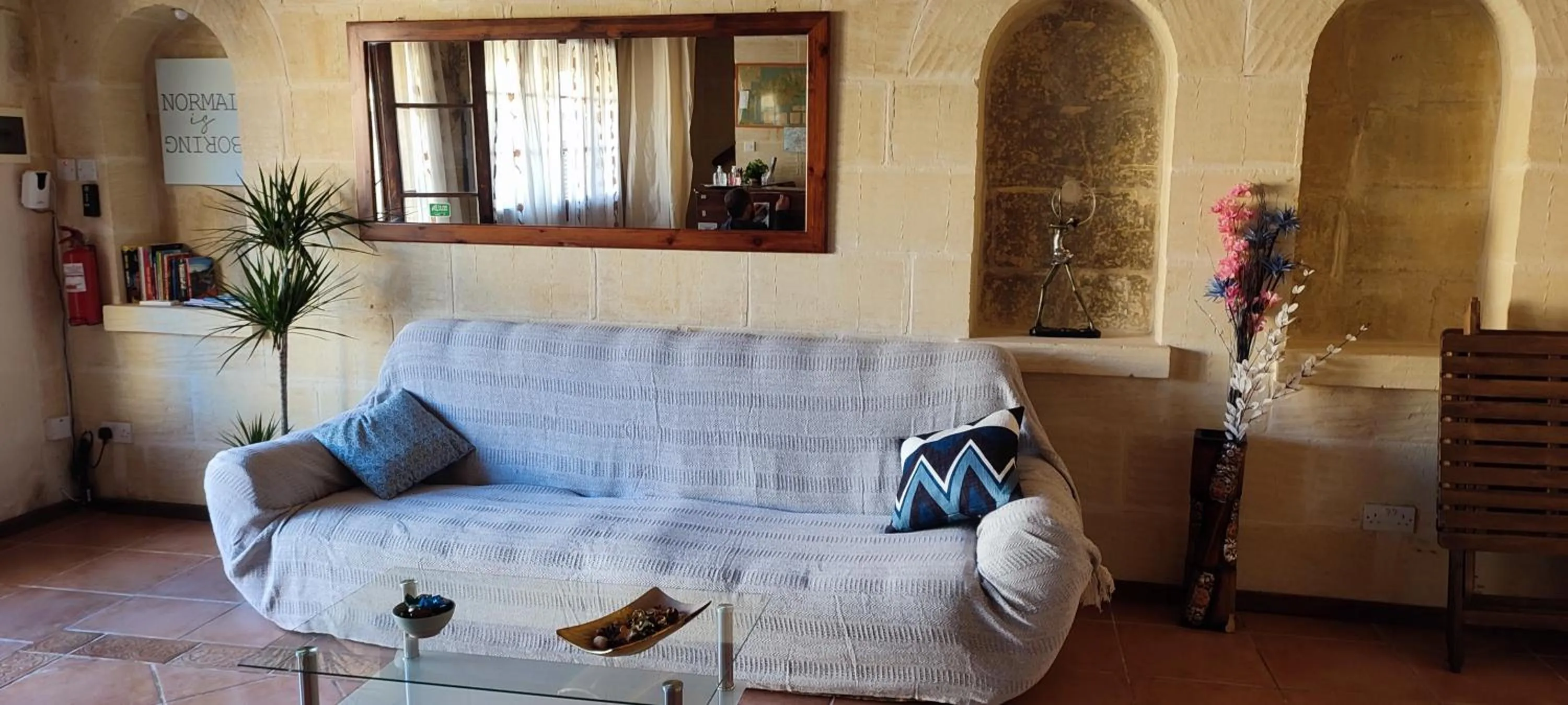 Lobby or reception in Grotto's Paradise B&B