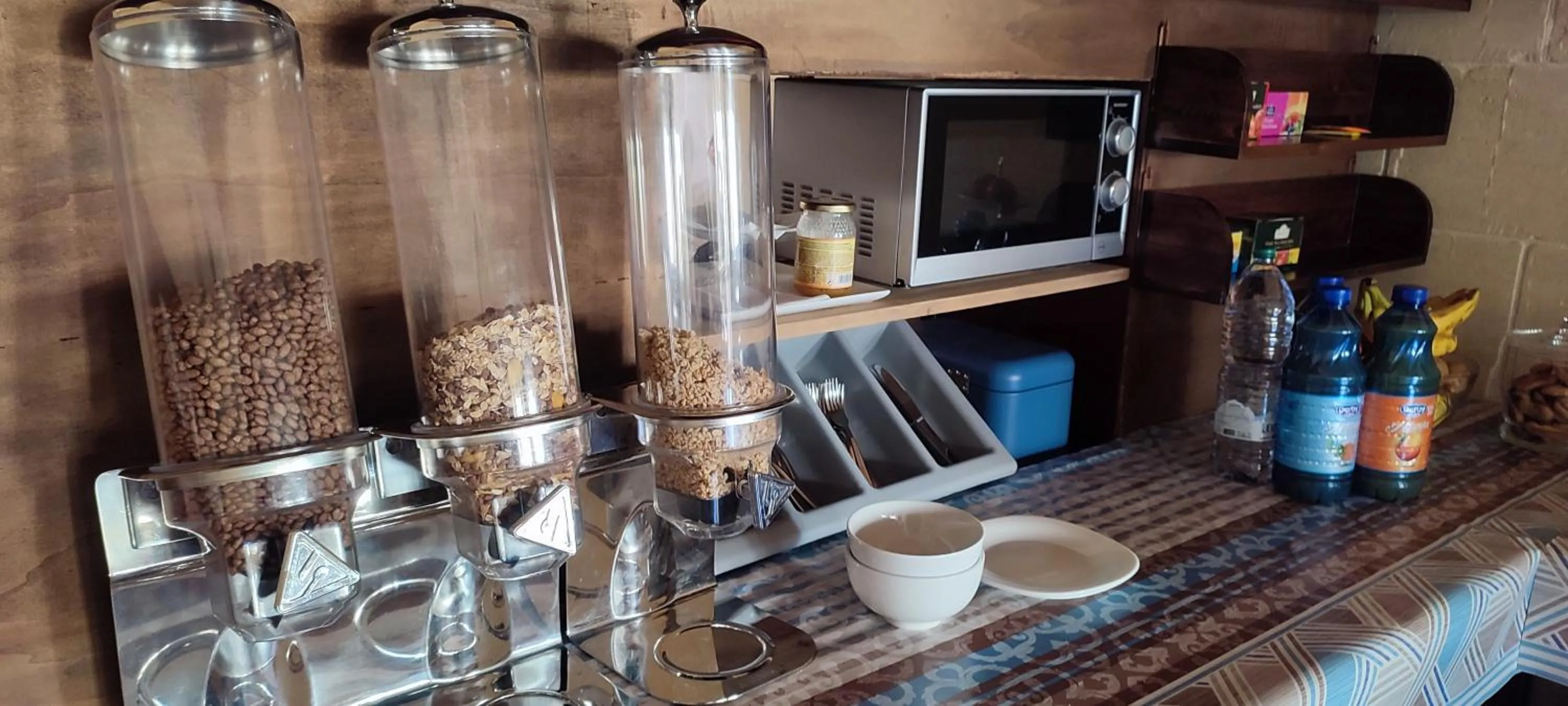 Buffet breakfast in Grotto's Paradise B&B