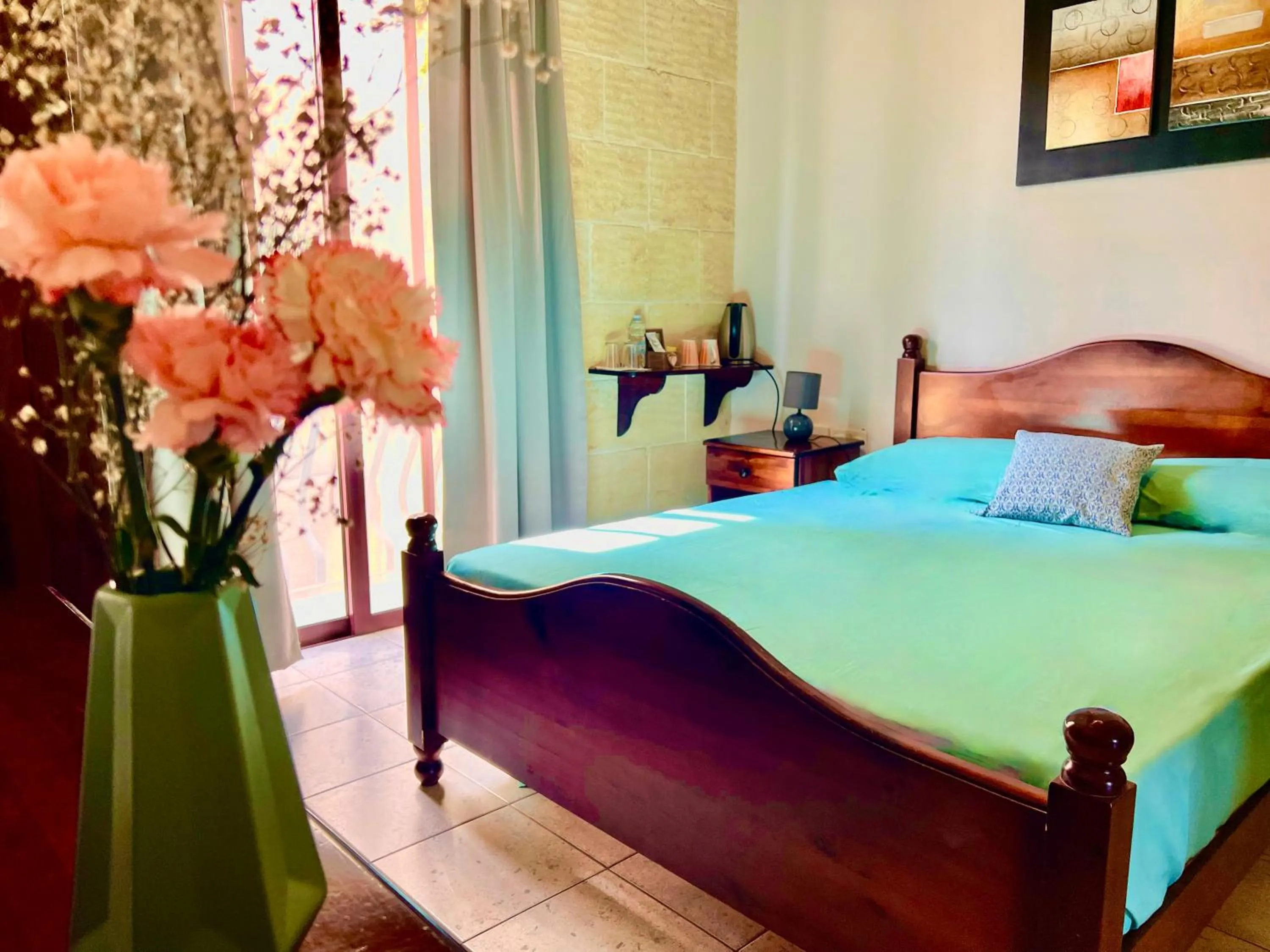 Bedroom, Bed in Grotto's Paradise B&B