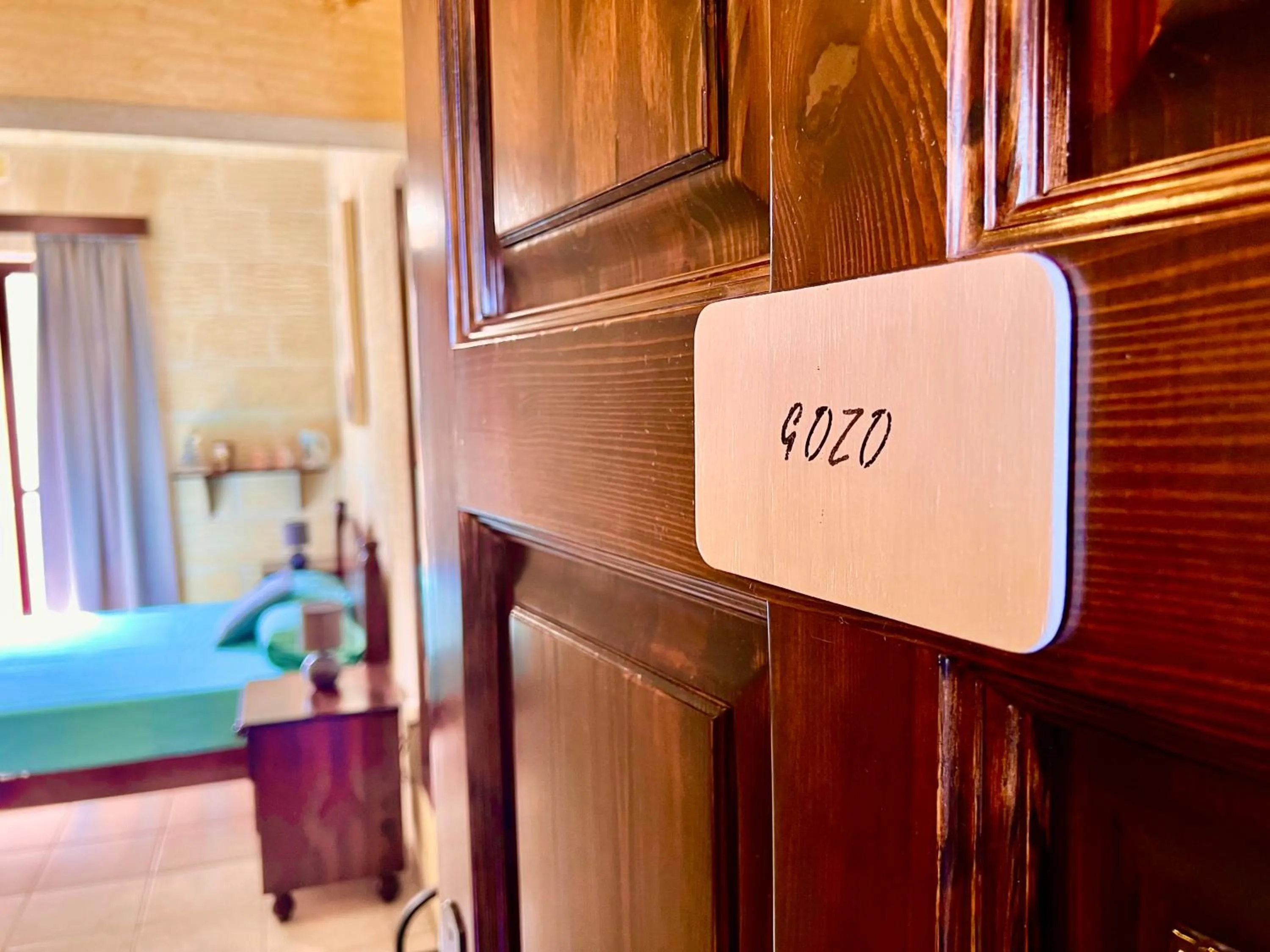 Photo of the whole room, Bed in Grotto's Paradise B&B