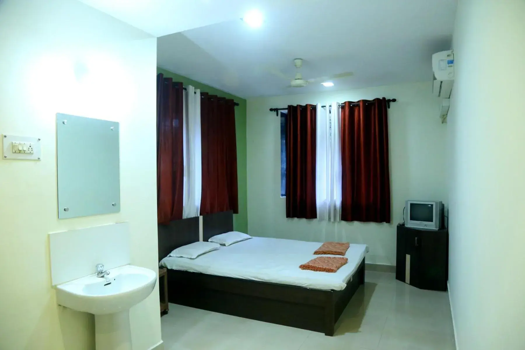 Hotel Abhiraj Hotel Abhiraj