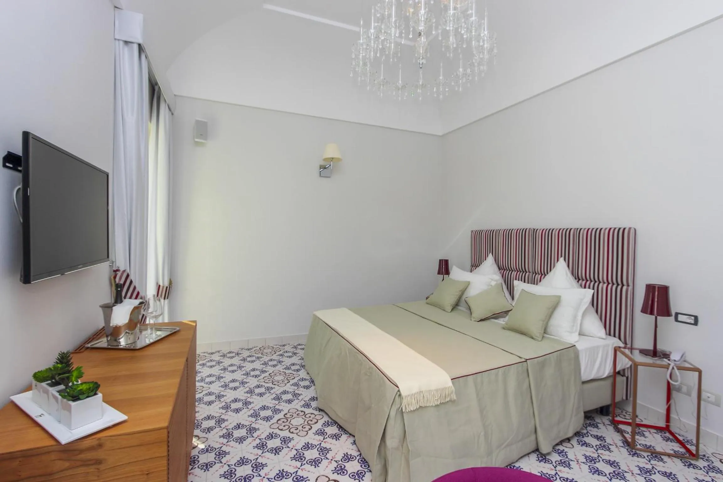 TV and multimedia, Bed in DieciSedici