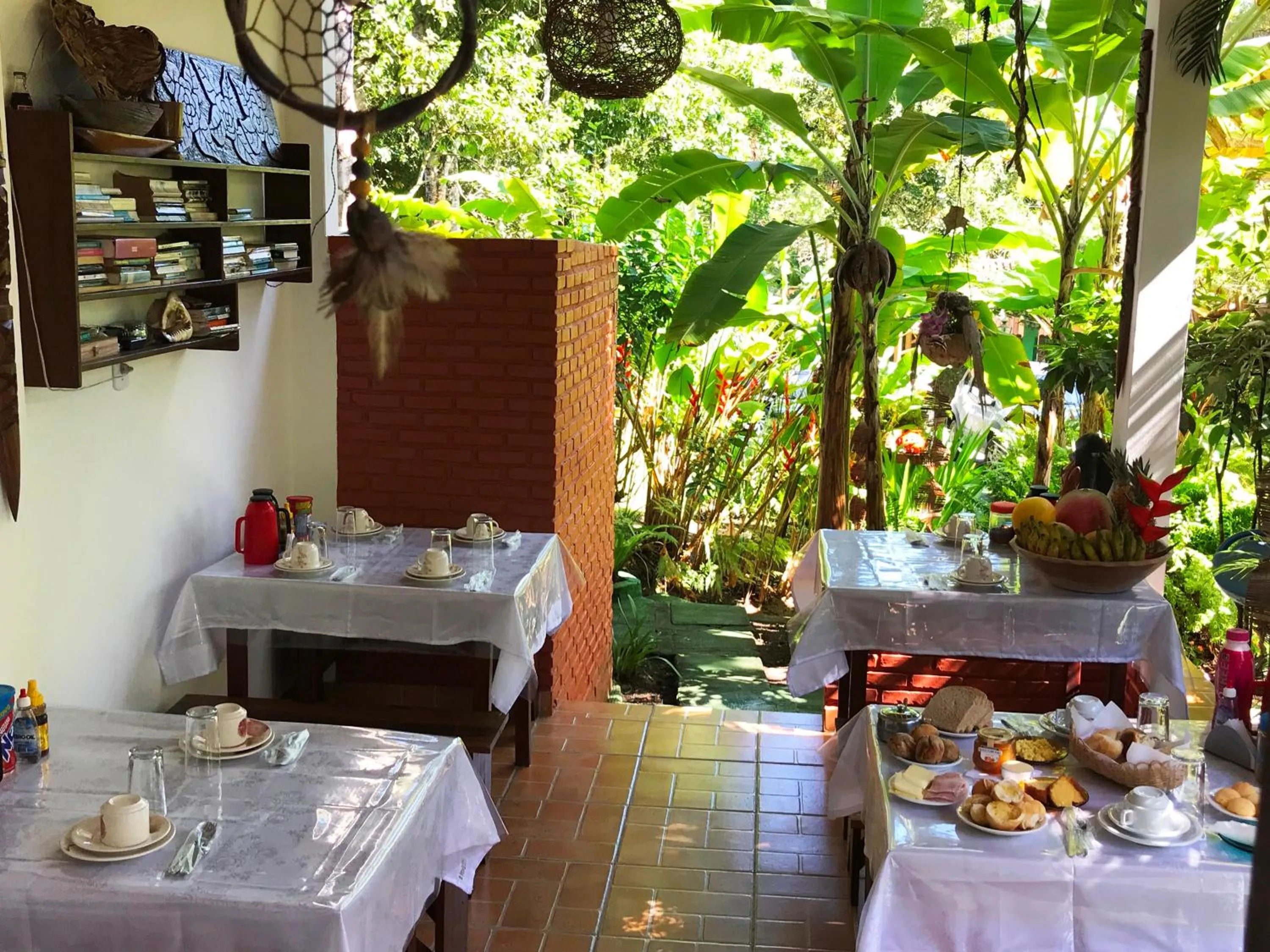 Continental breakfast in Pousada do Mineiro
