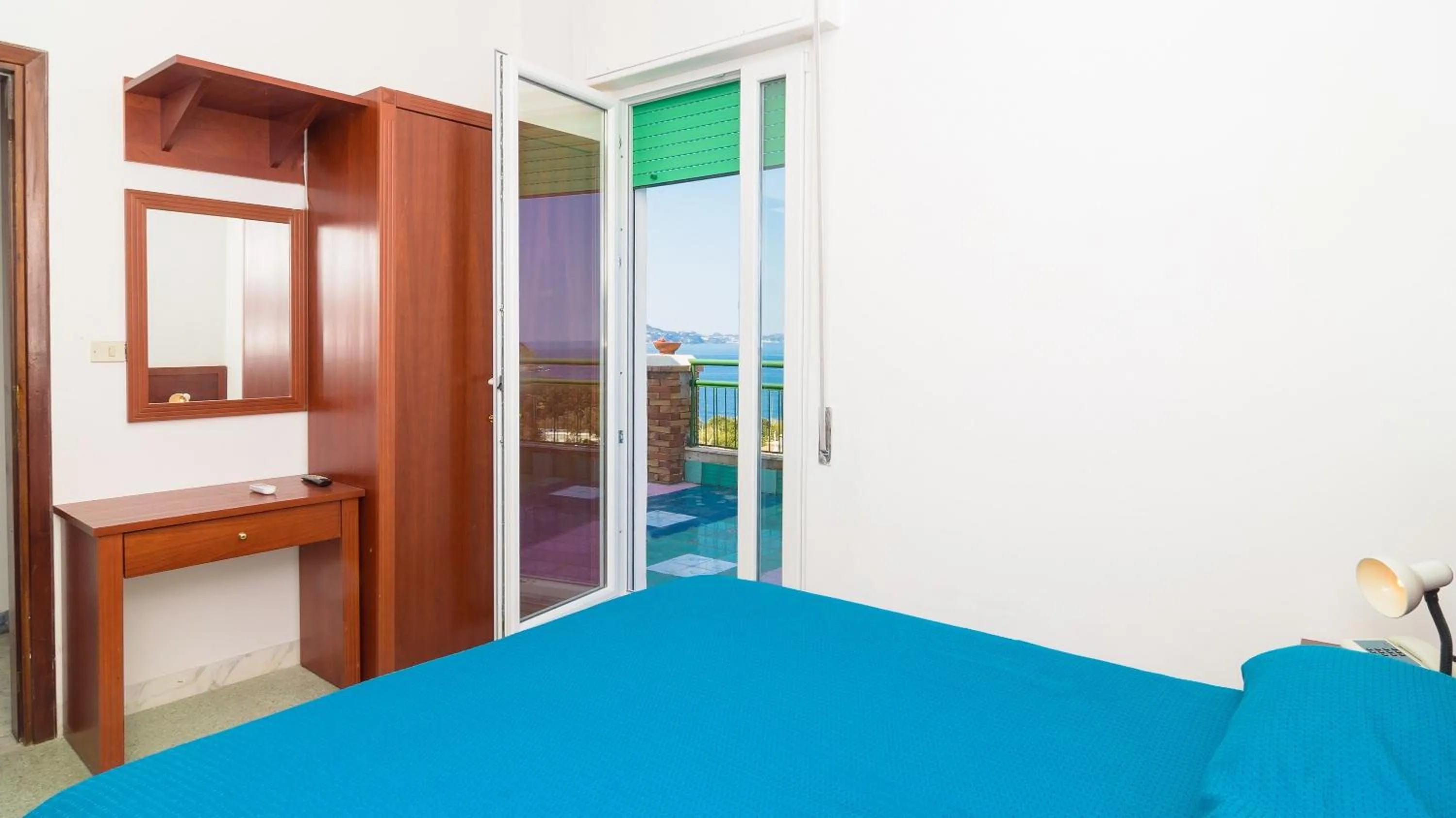 Bedroom, Bed in Hotel Riviera