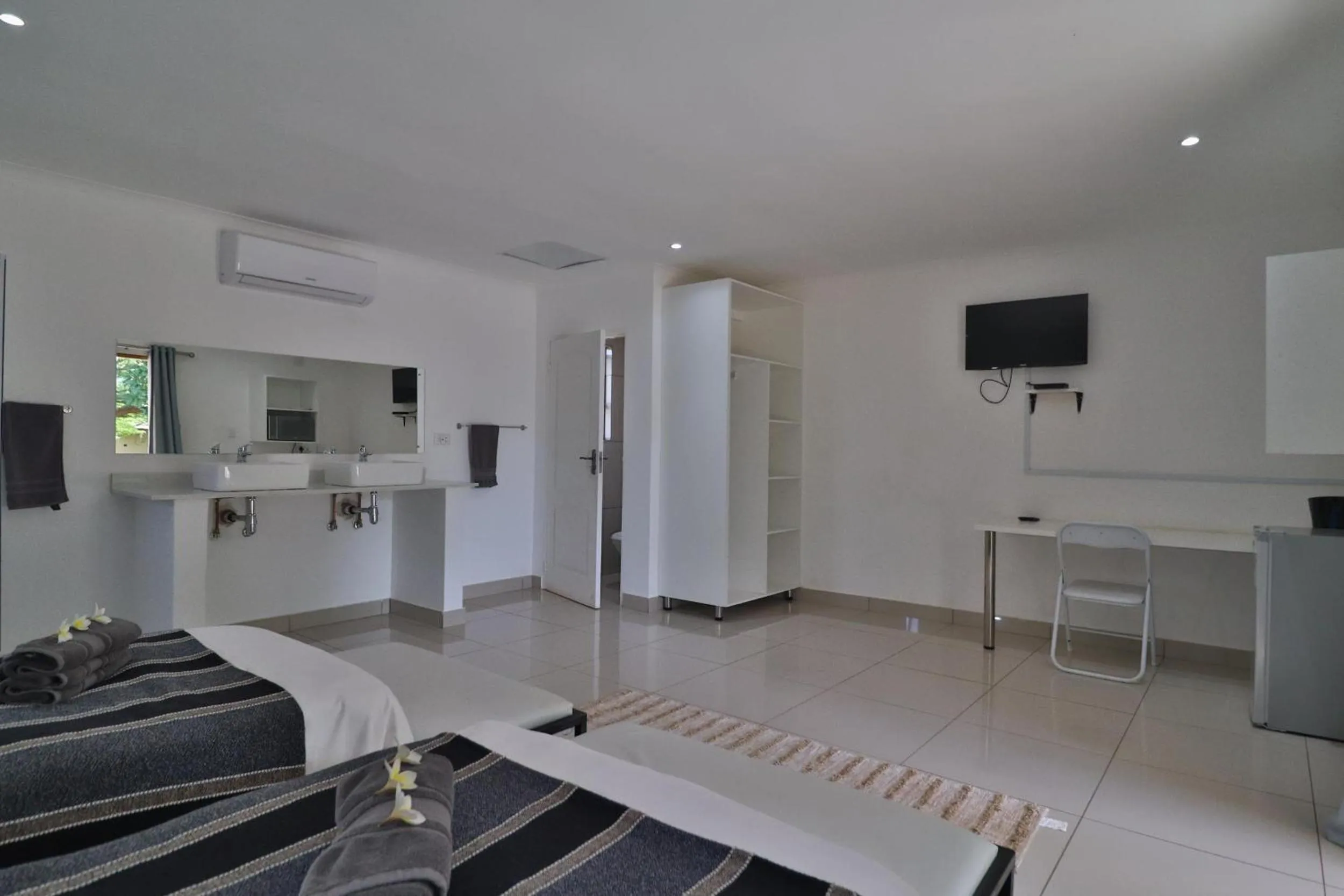 Photo of the whole room in Kruger View Chalets