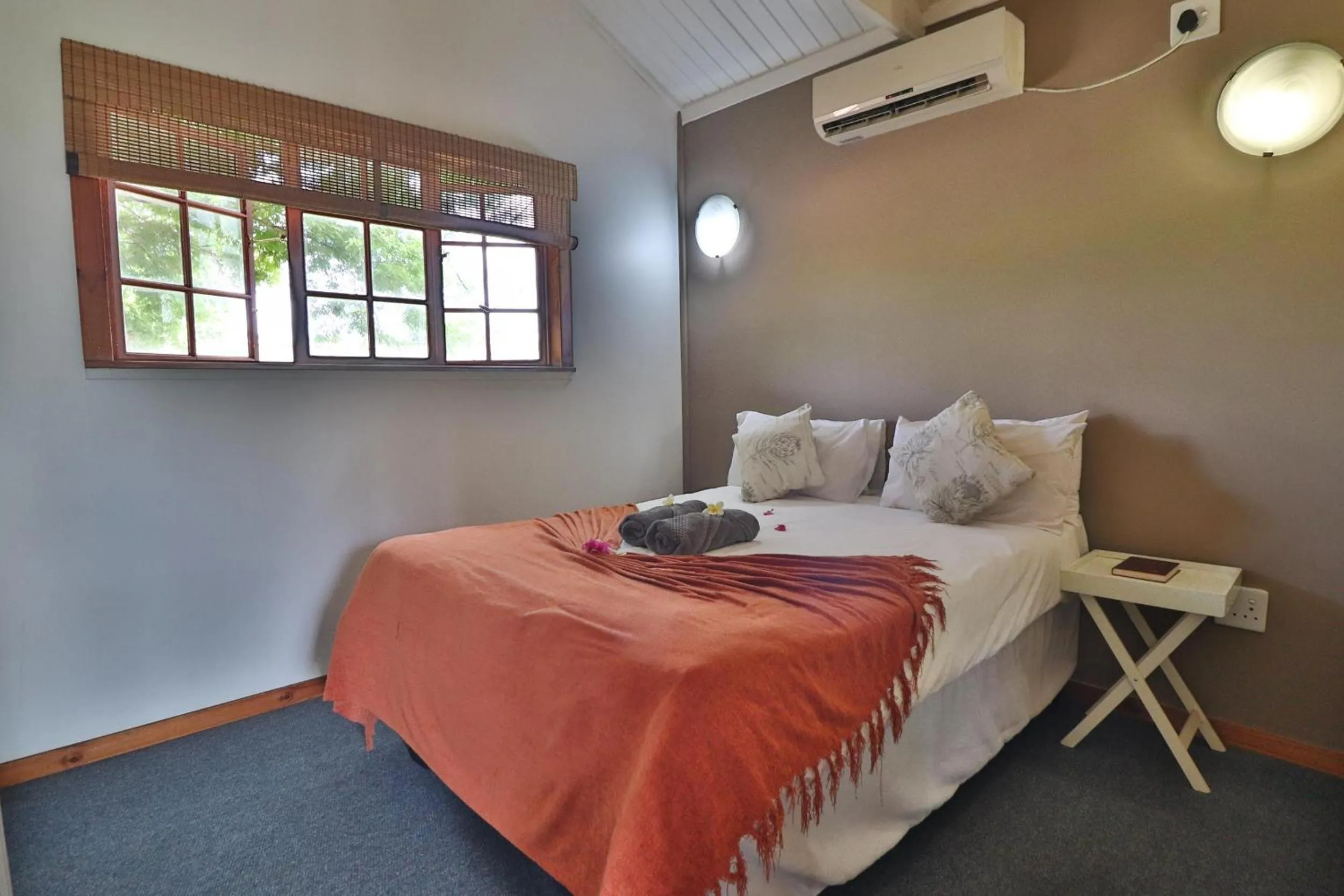 Bedroom, Bed in Kruger View Chalets