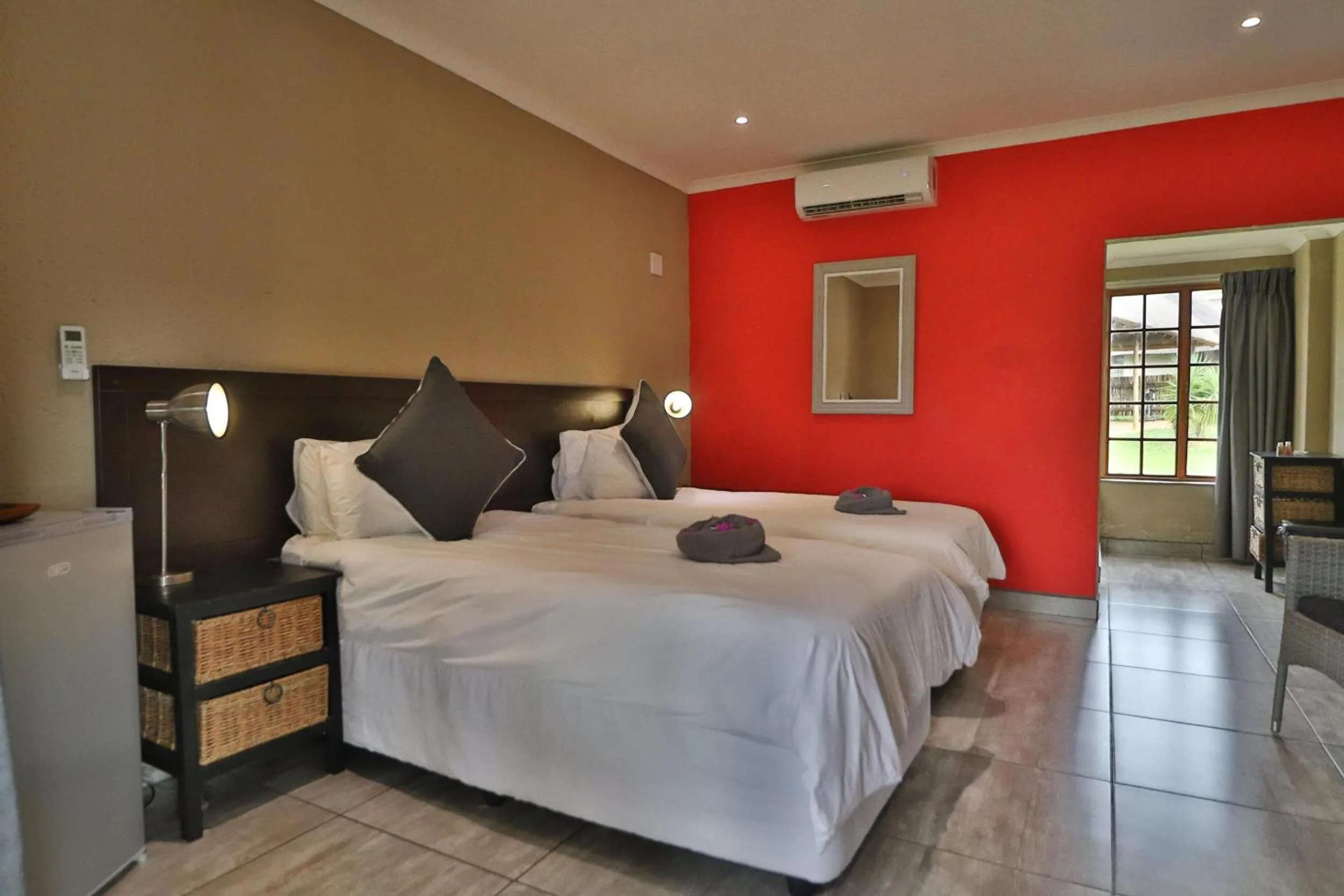 Bedroom, Bed in Kruger View Chalets