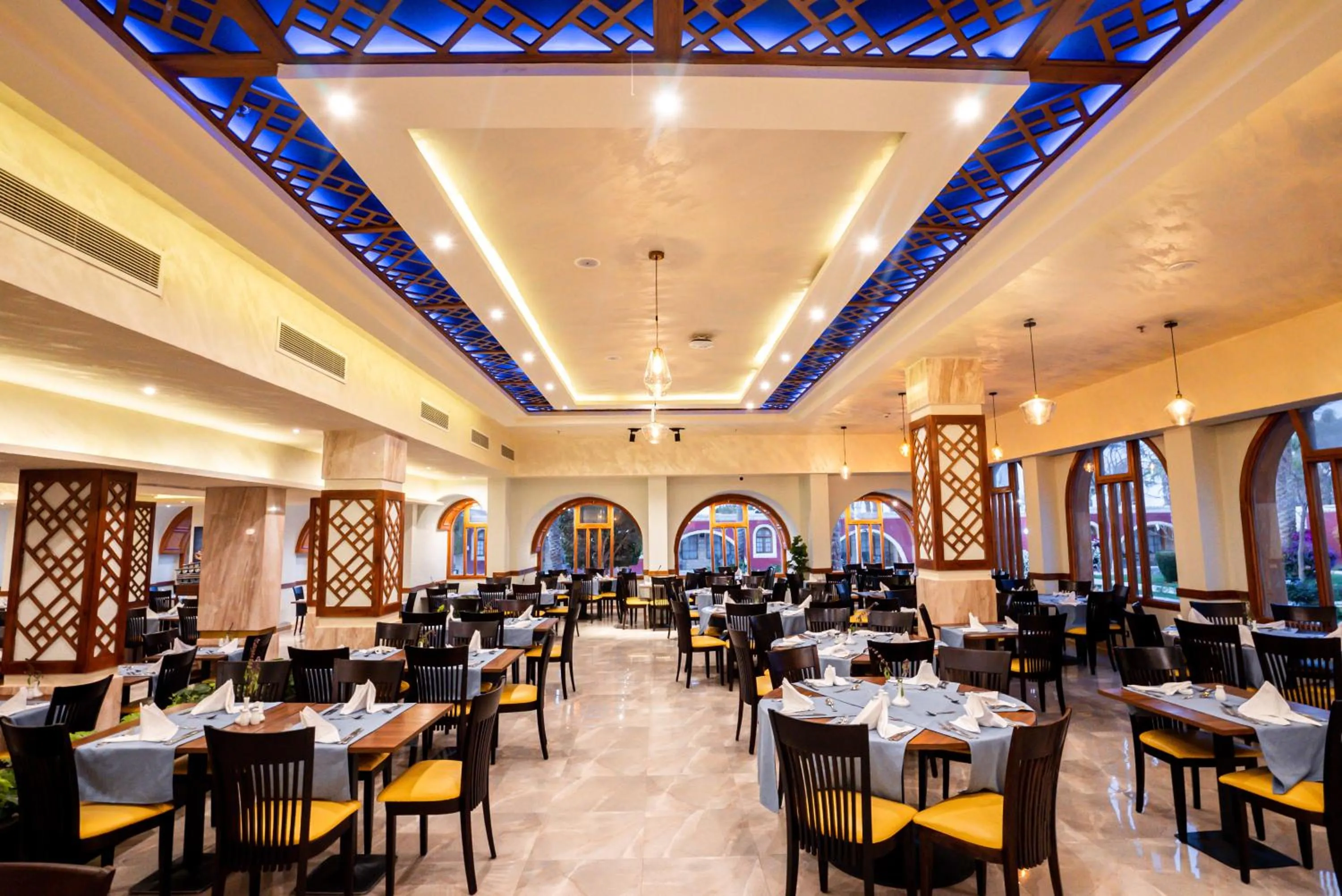 Restaurant/places to eat in Aladdin Beach Resort