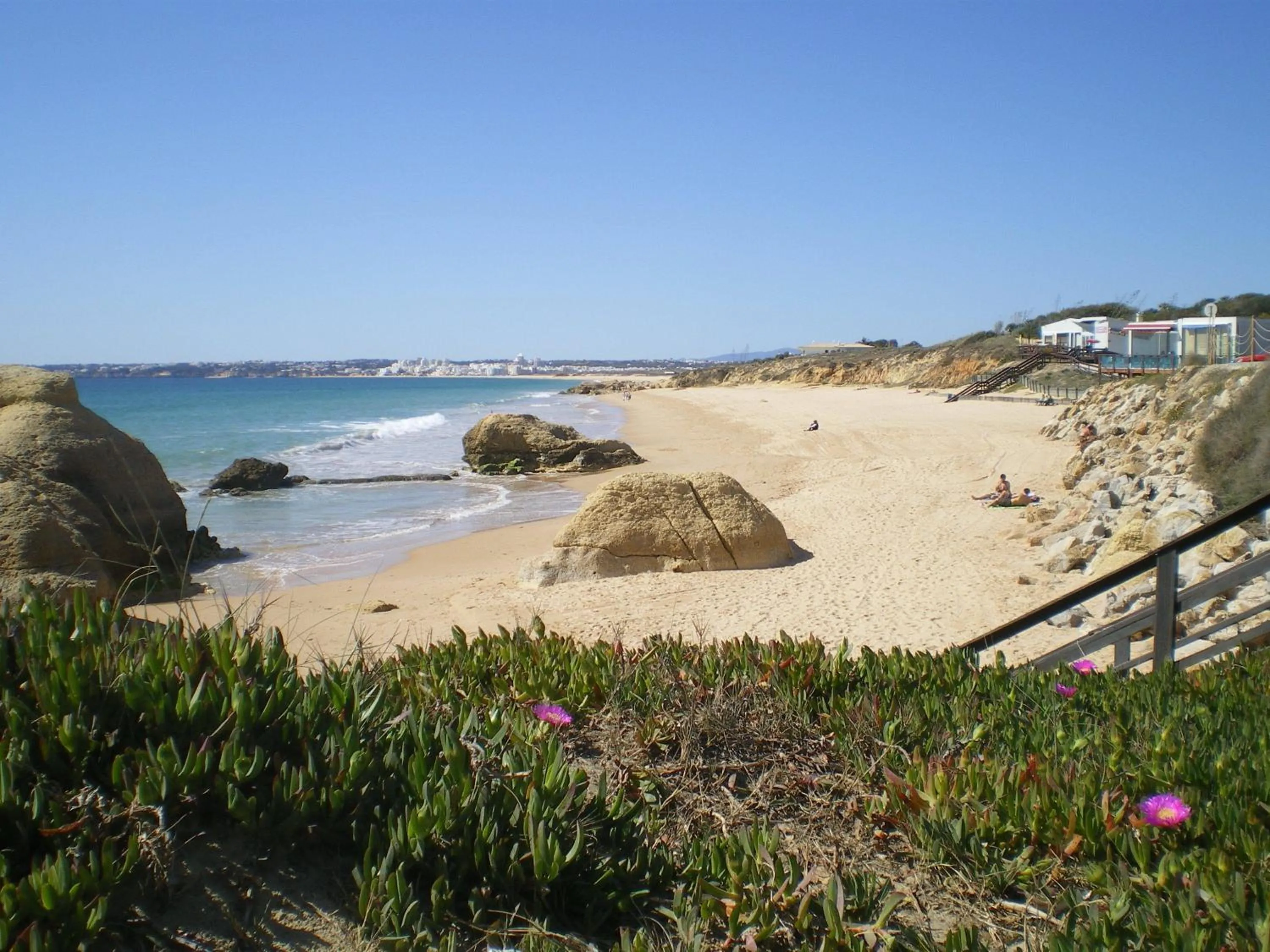 Beach in Jardins de Pêra