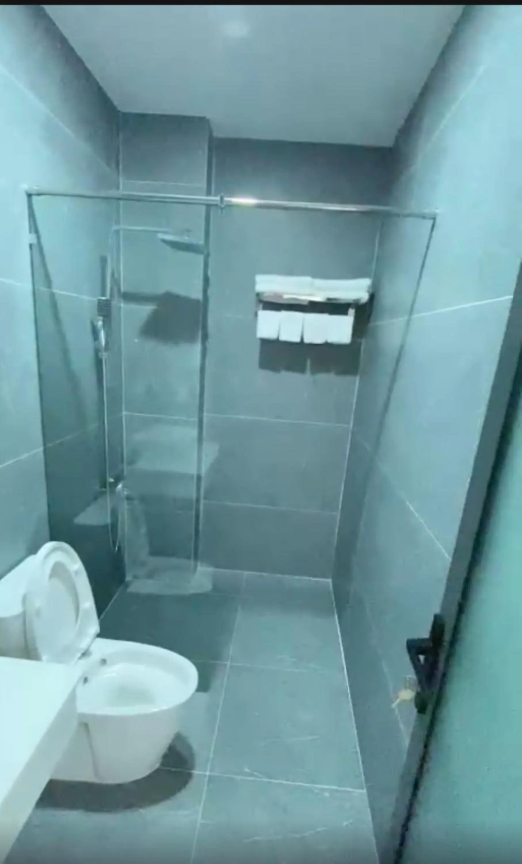 Shower in Golden Hotel