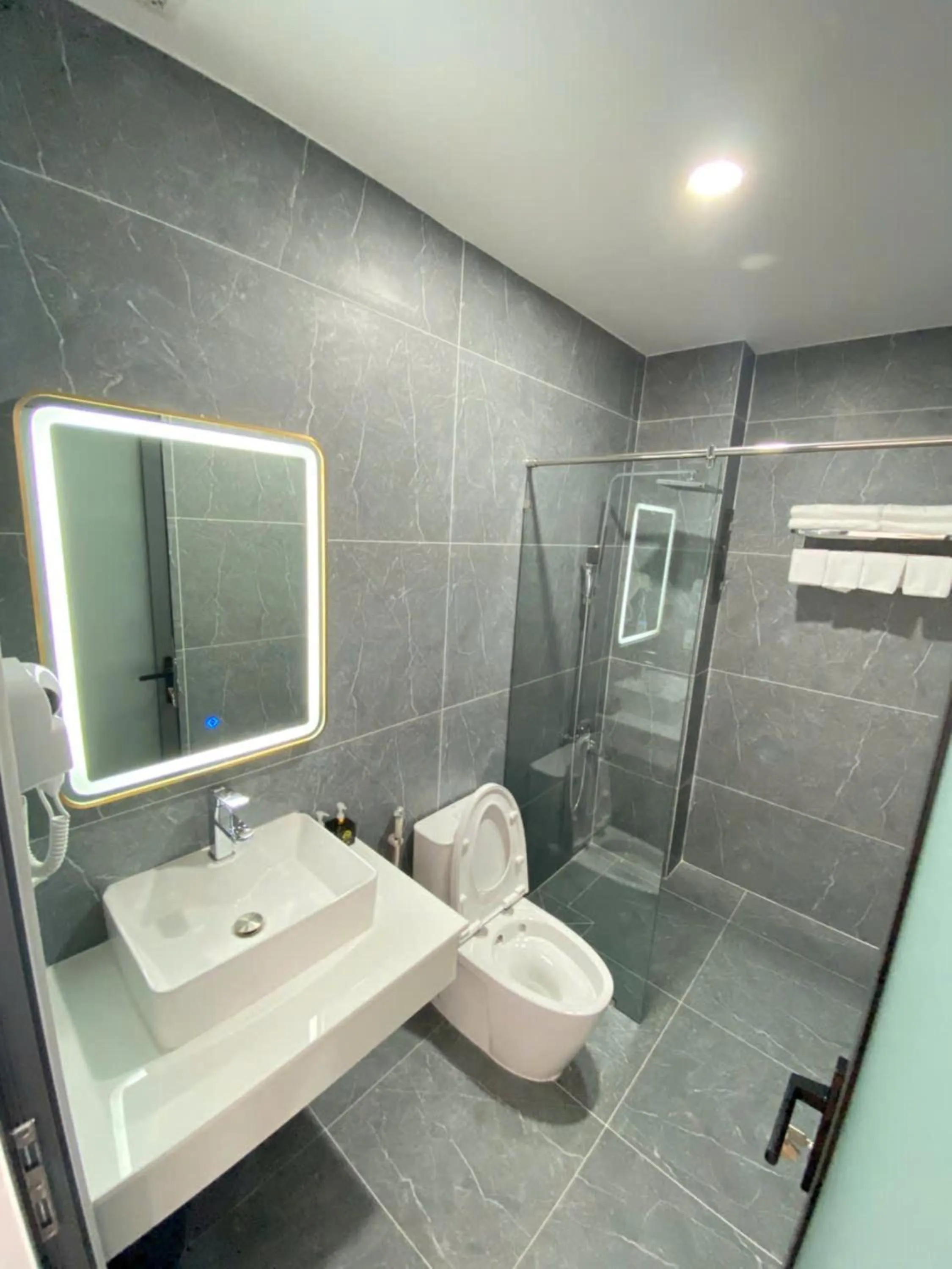 Toilet in Golden Hotel