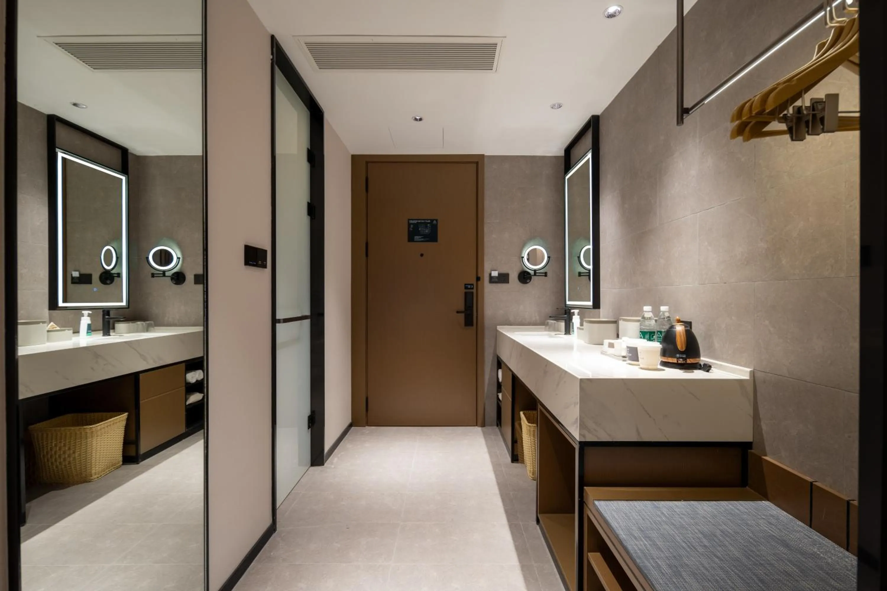 Atour Hotel Hangzhou Hubin Pinghai Road