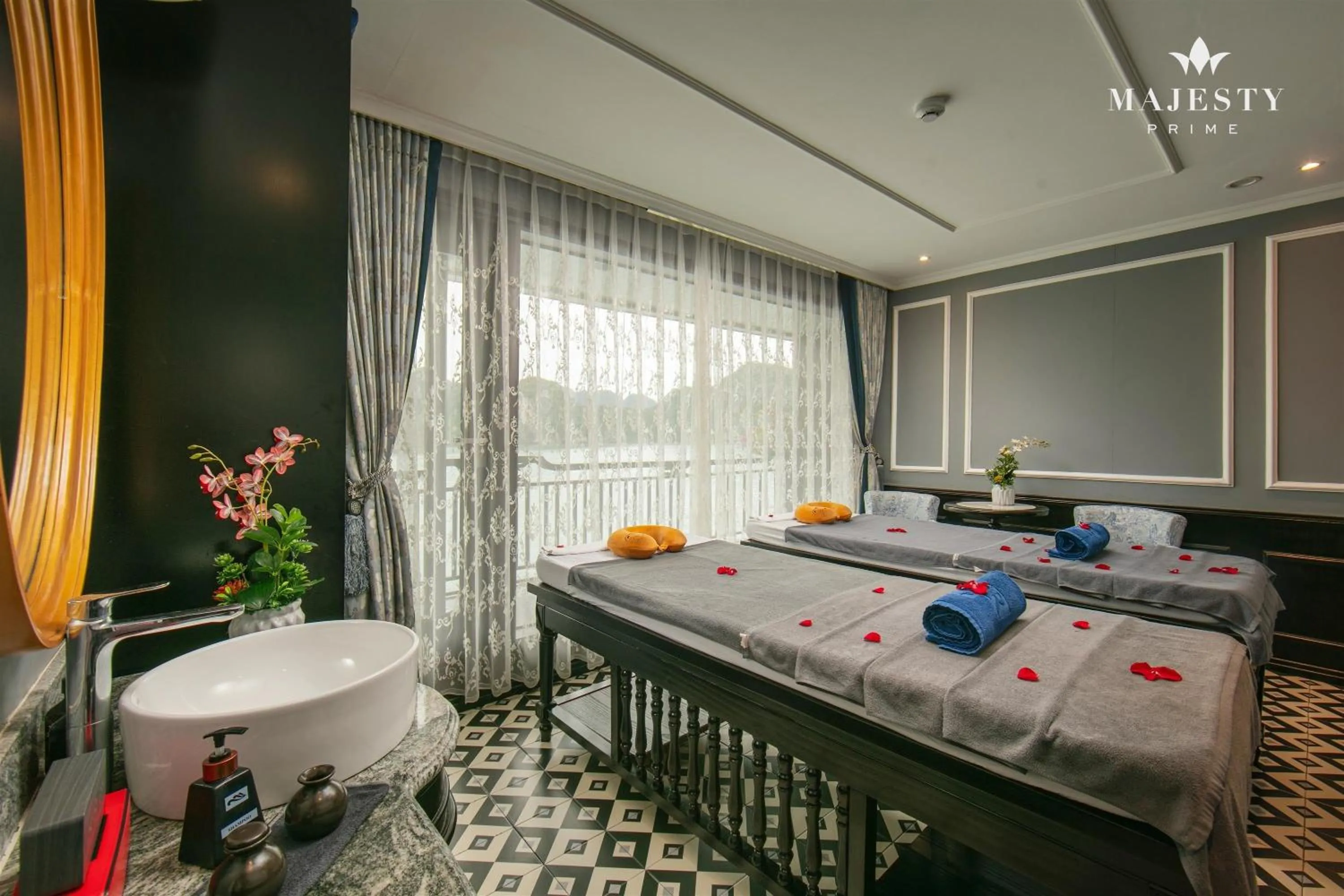Spa and wellness centre/facilities in Majesty Luxury Prime Cruise by Premier Group