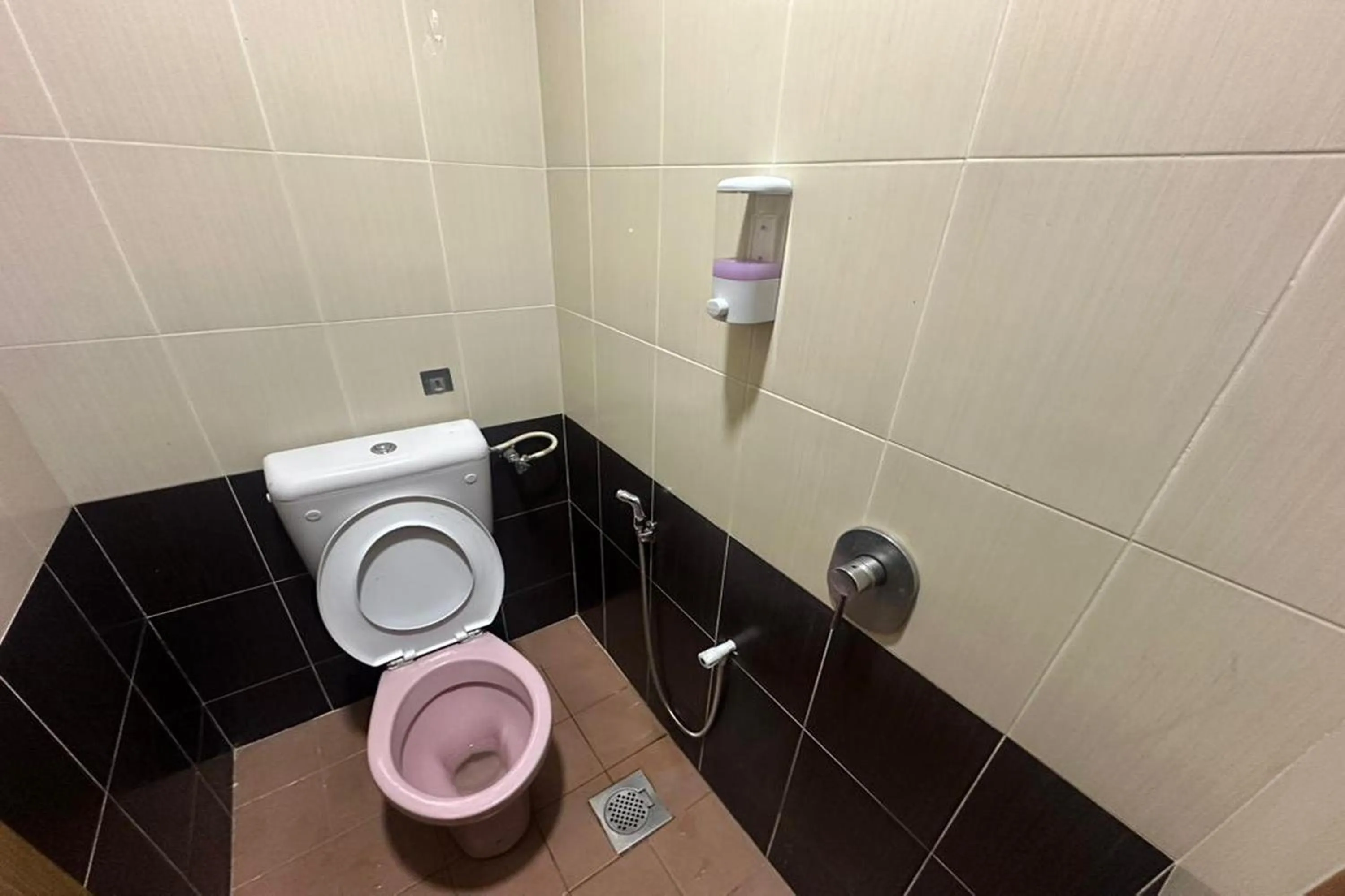 Bathroom in I Rose Budget Hotel