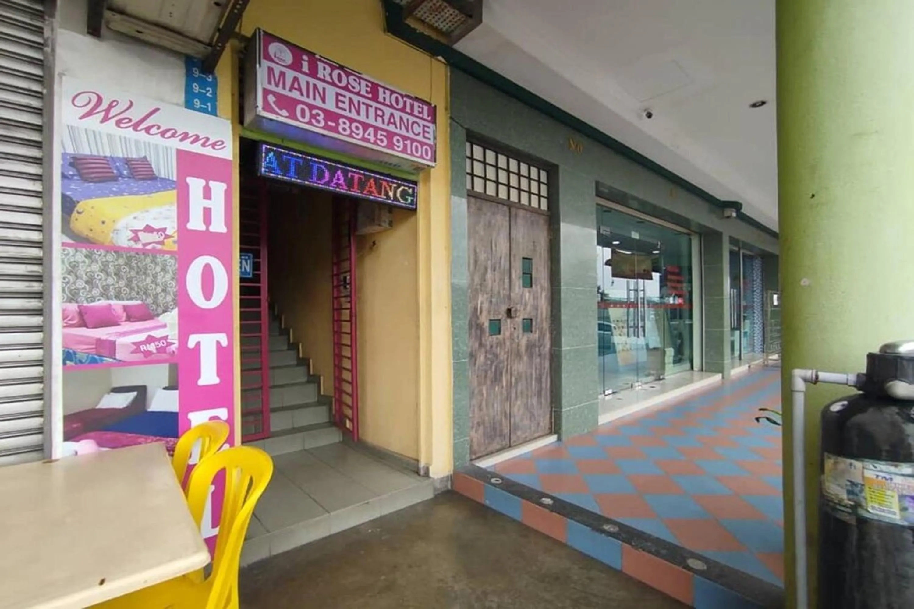 Facade/entrance in I Rose Budget Hotel