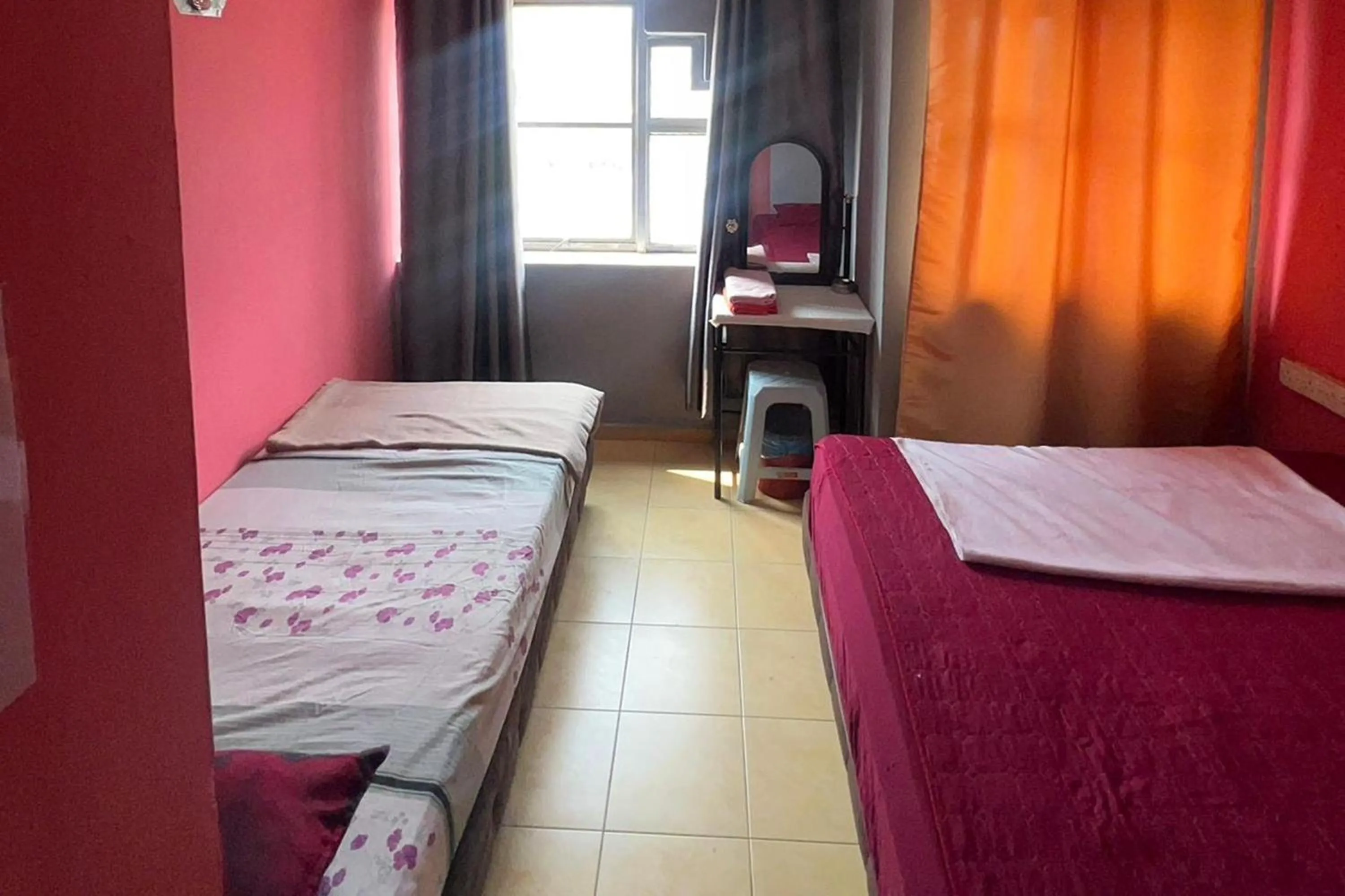 Bedroom, Bed in I Rose Budget Hotel