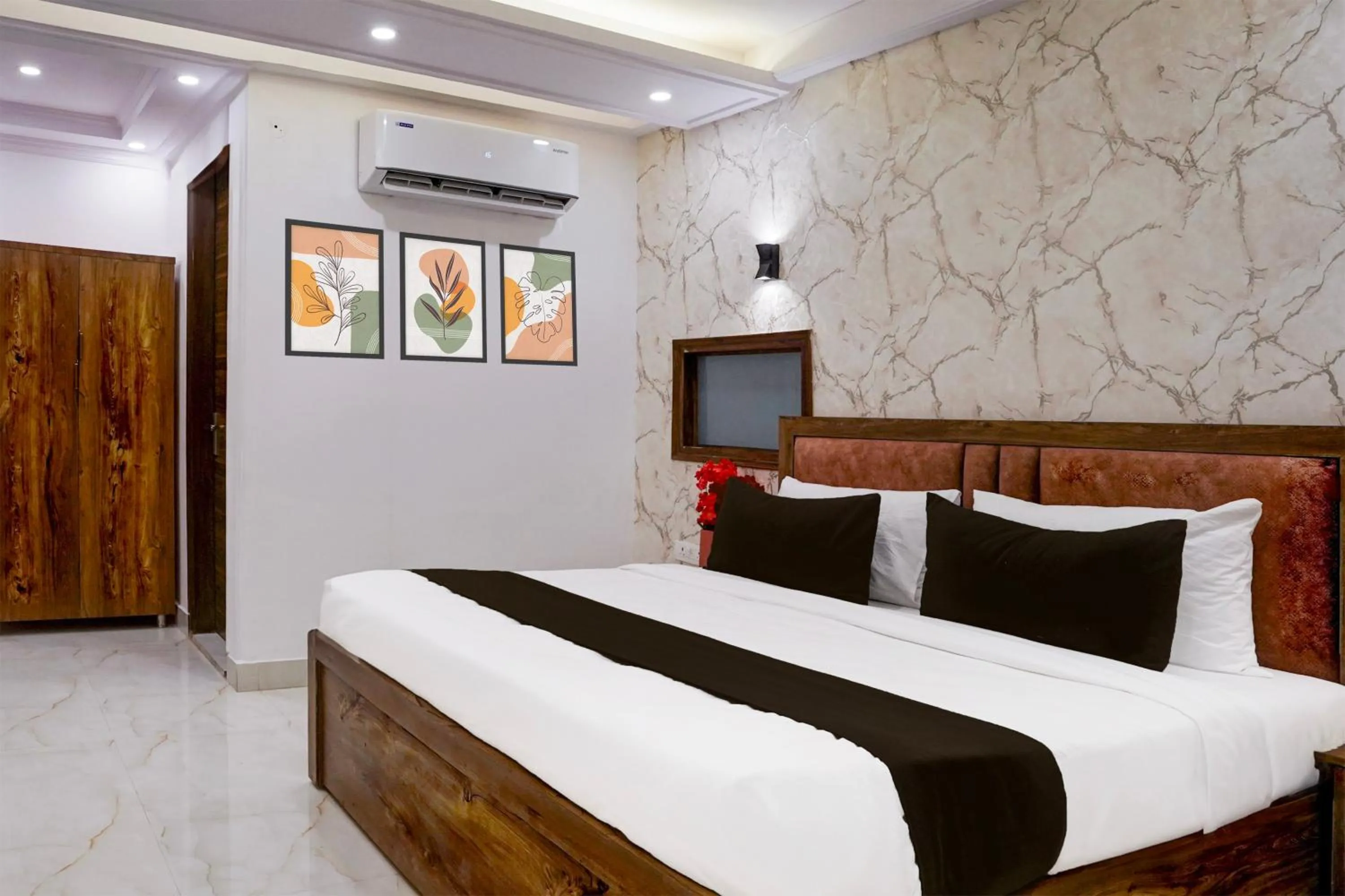 Bedroom, Bed in Hotel Vaishali Grand