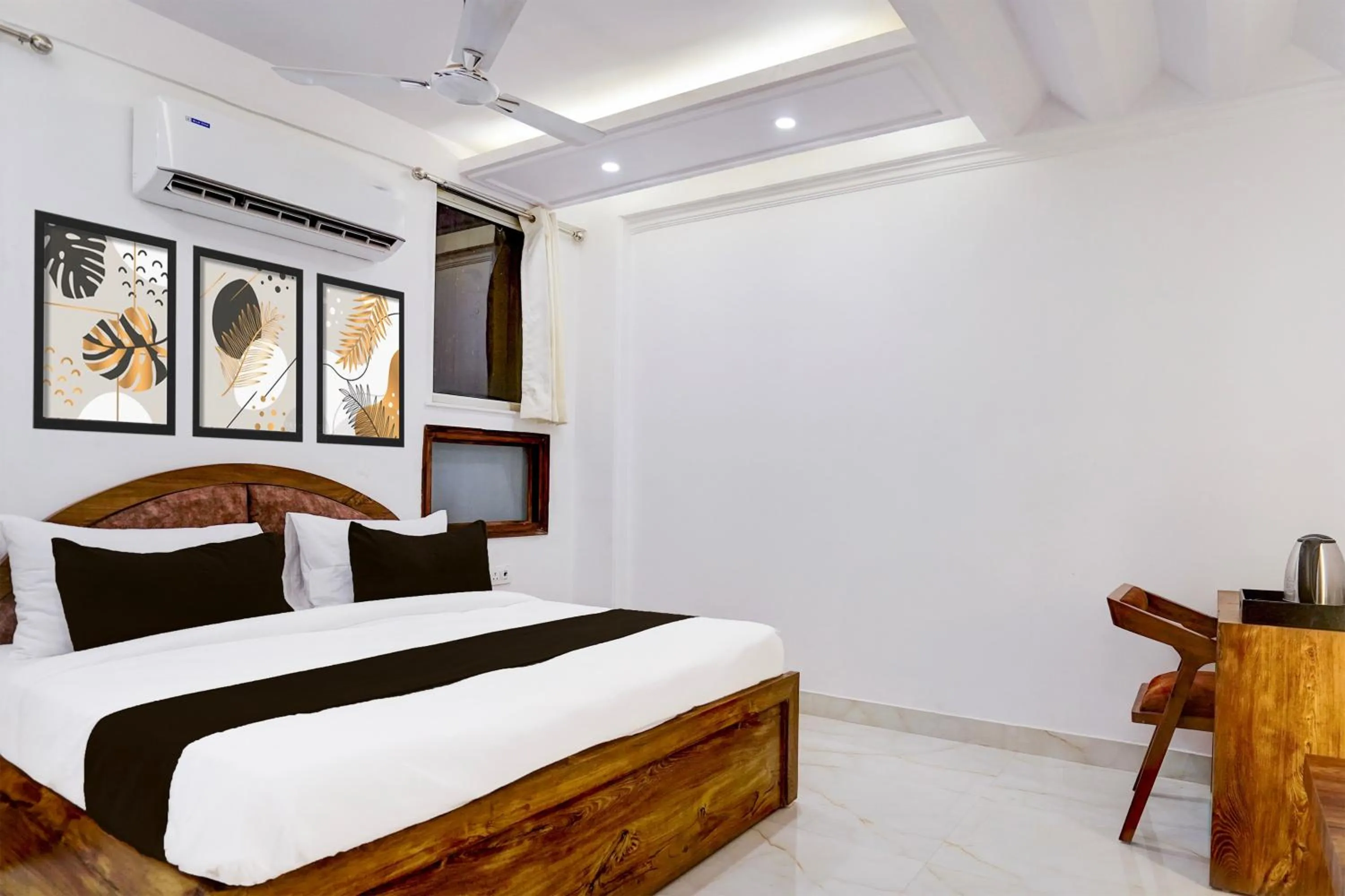 Bedroom, Bed in Hotel Vaishali Grand