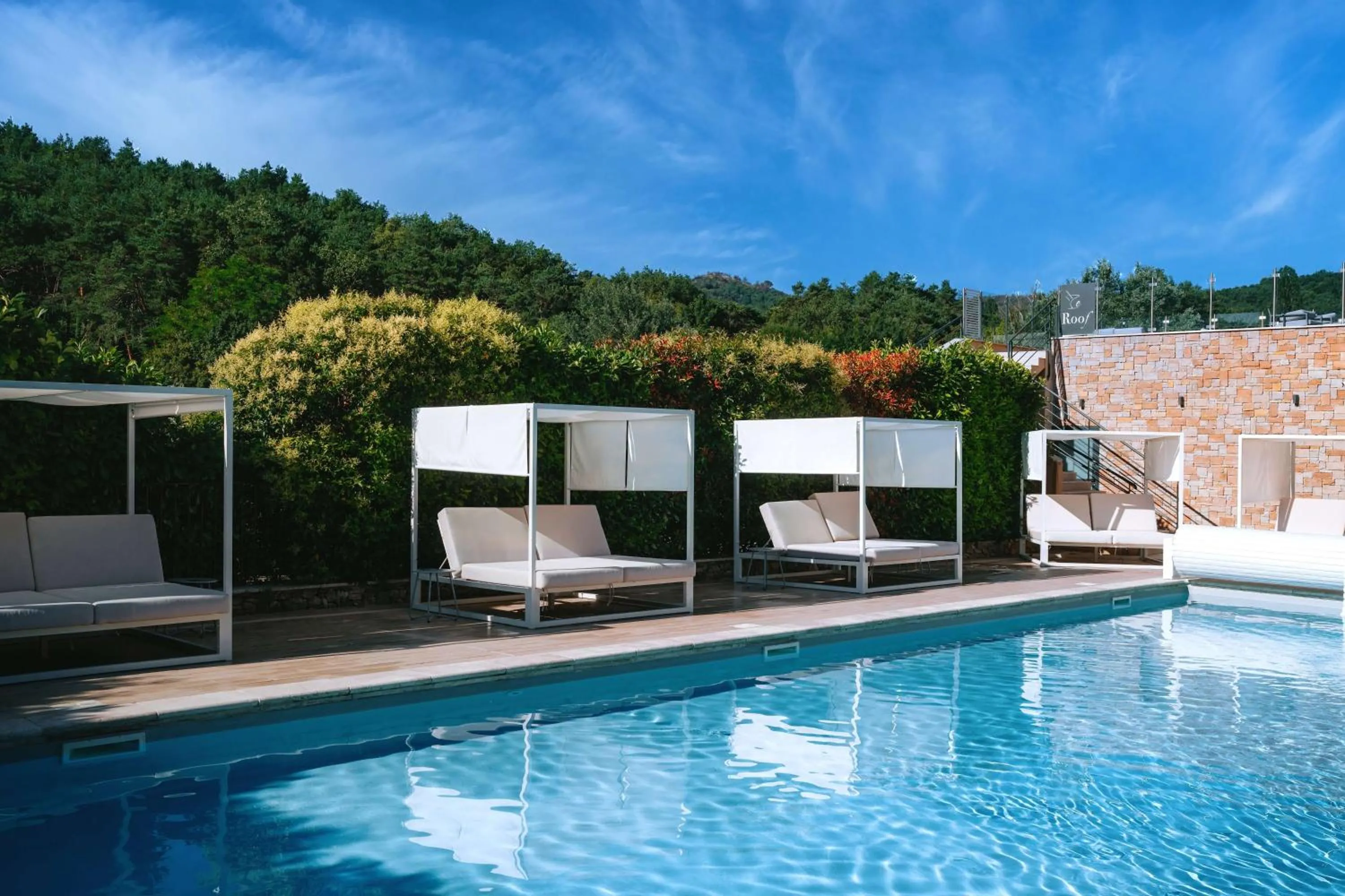 Swimming pool in Domaine Ribiera, Hotel 5 Etoiles, SPA & Golf - Forcalquier