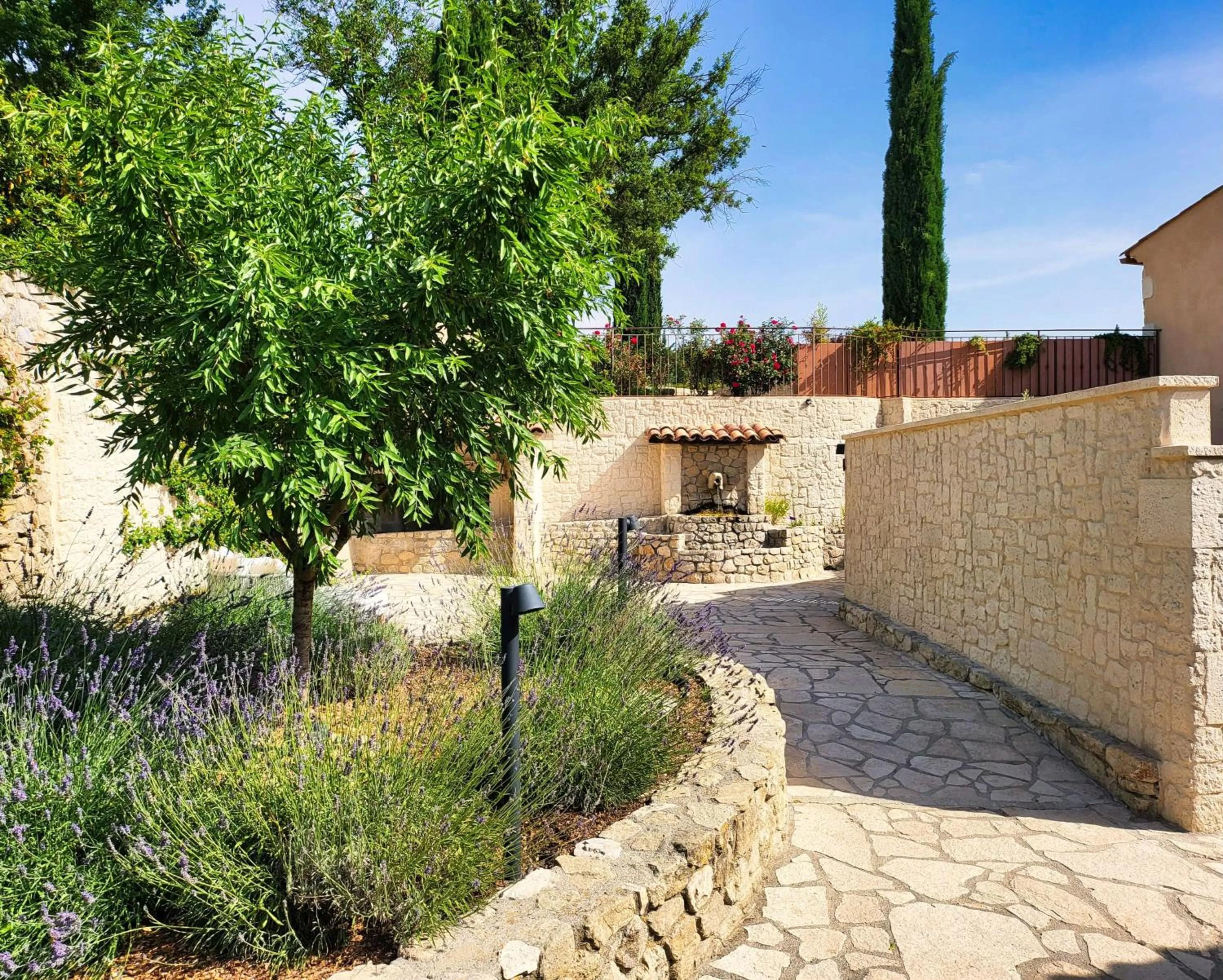 Garden in Domaine Ribiera, Hotel 5 Etoiles, SPA & Golf - Forcalquier