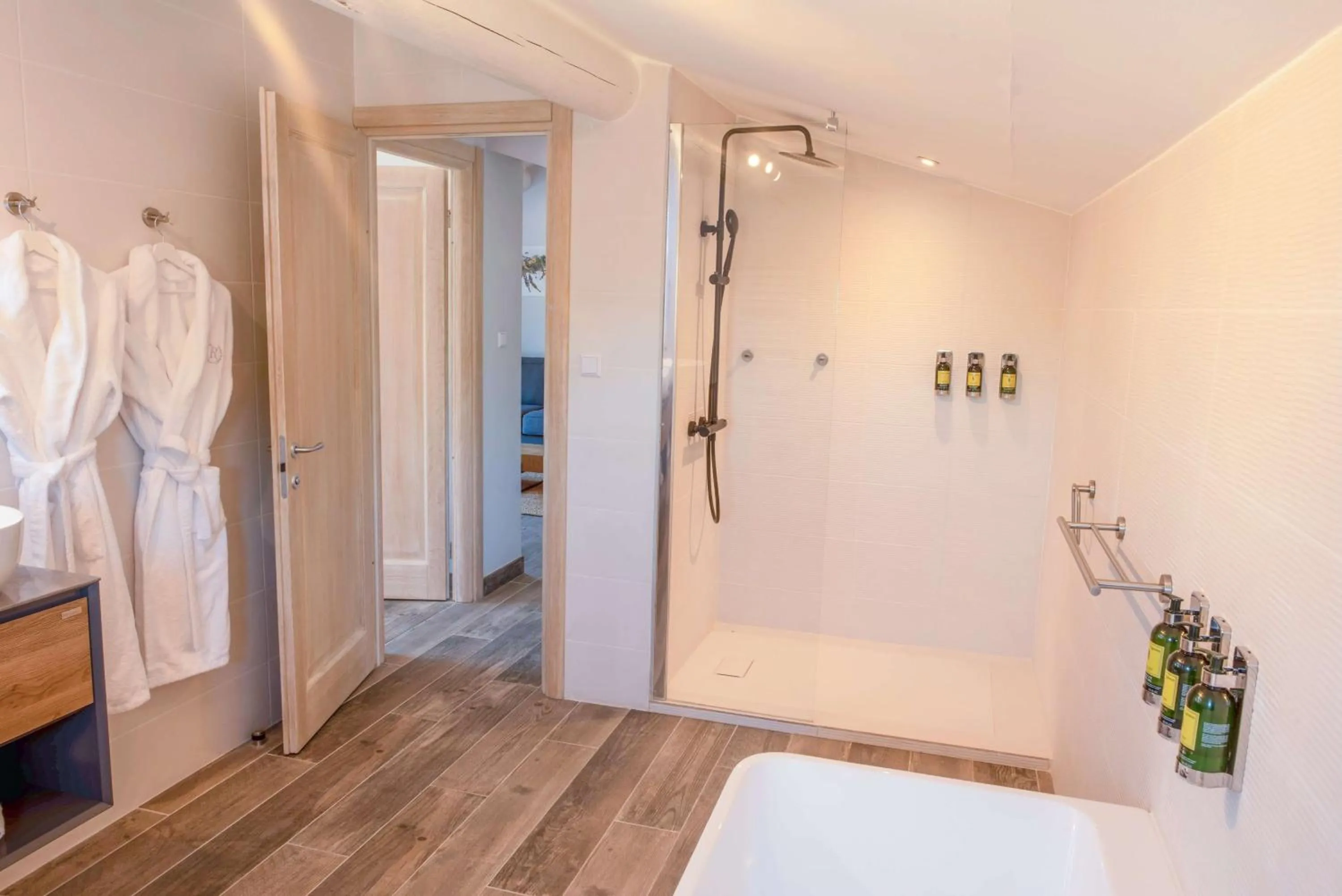 Bathroom in Domaine Ribiera, Hotel 5 Etoiles, SPA & Golf - Forcalquier