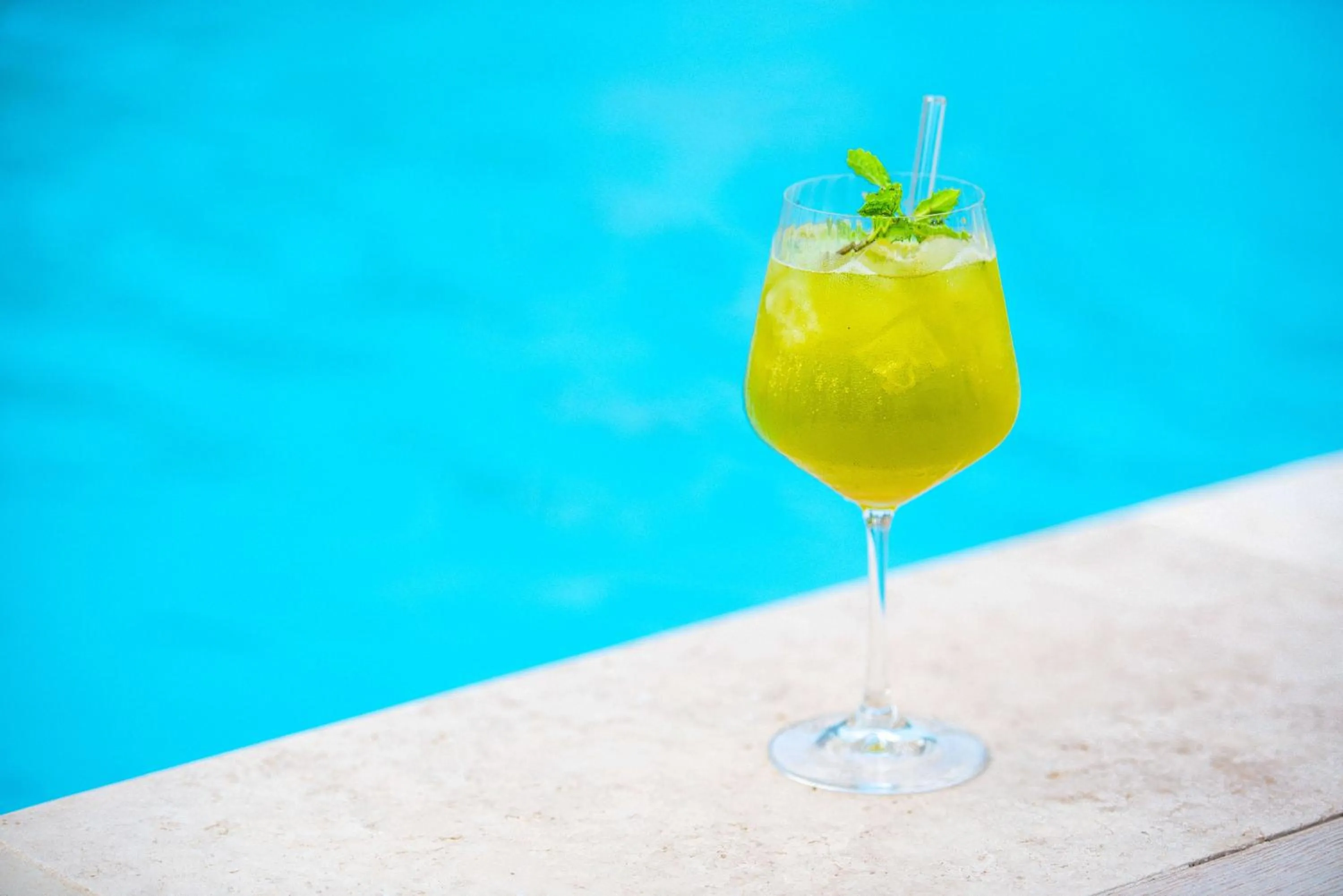 Lounge or bar in Domaine Ribiera, Hotel 5 Etoiles, SPA & Golf - Forcalquier