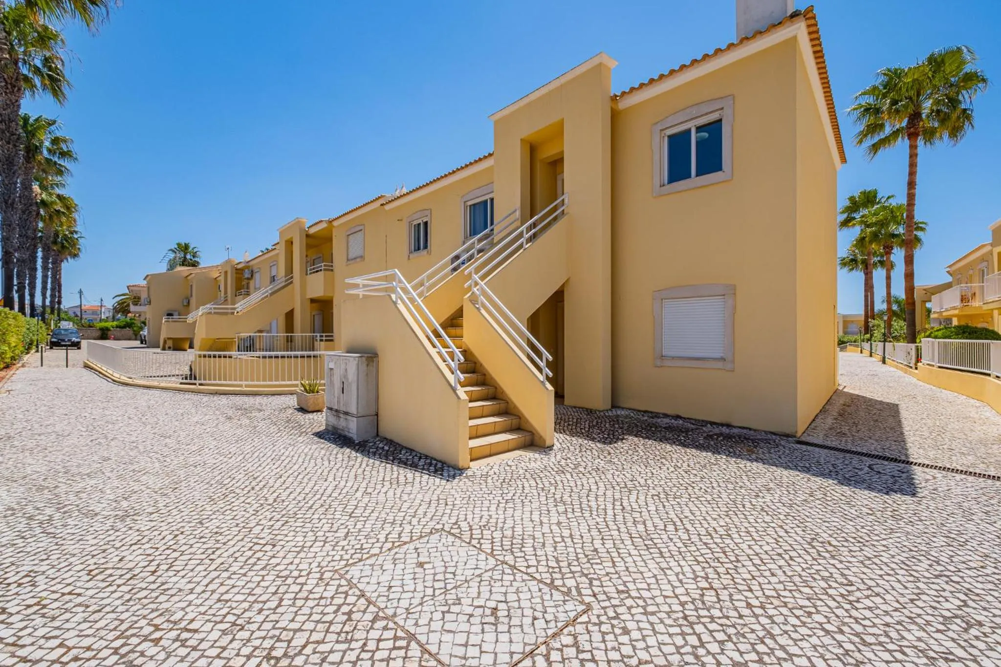 Facade/entrance in Jardins Vale de Parra