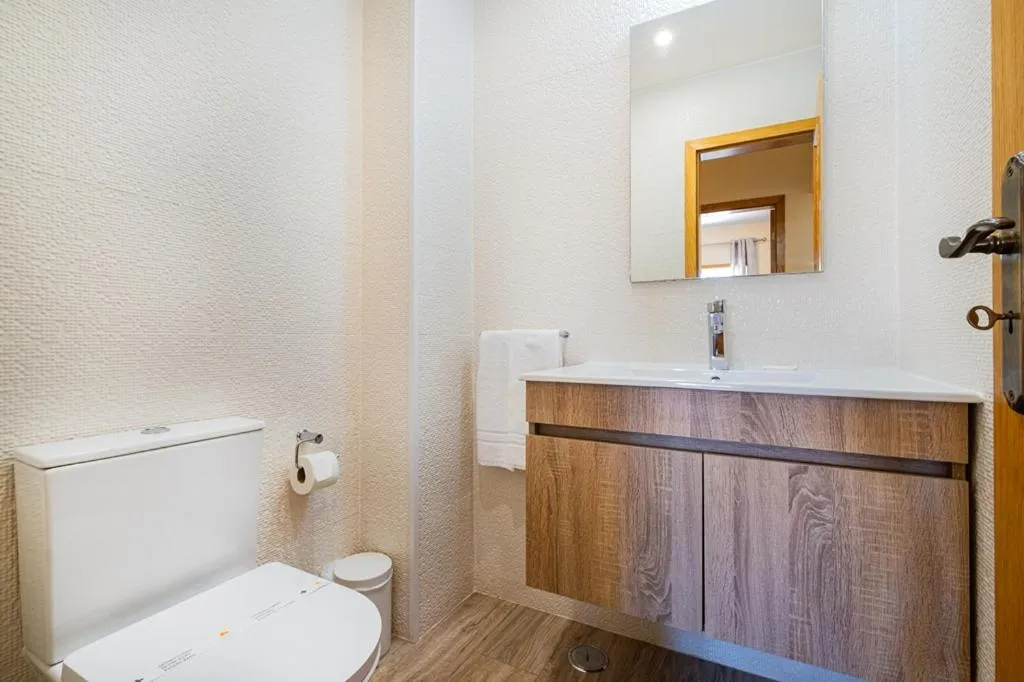 Toilet in Jardins Vale de Parra