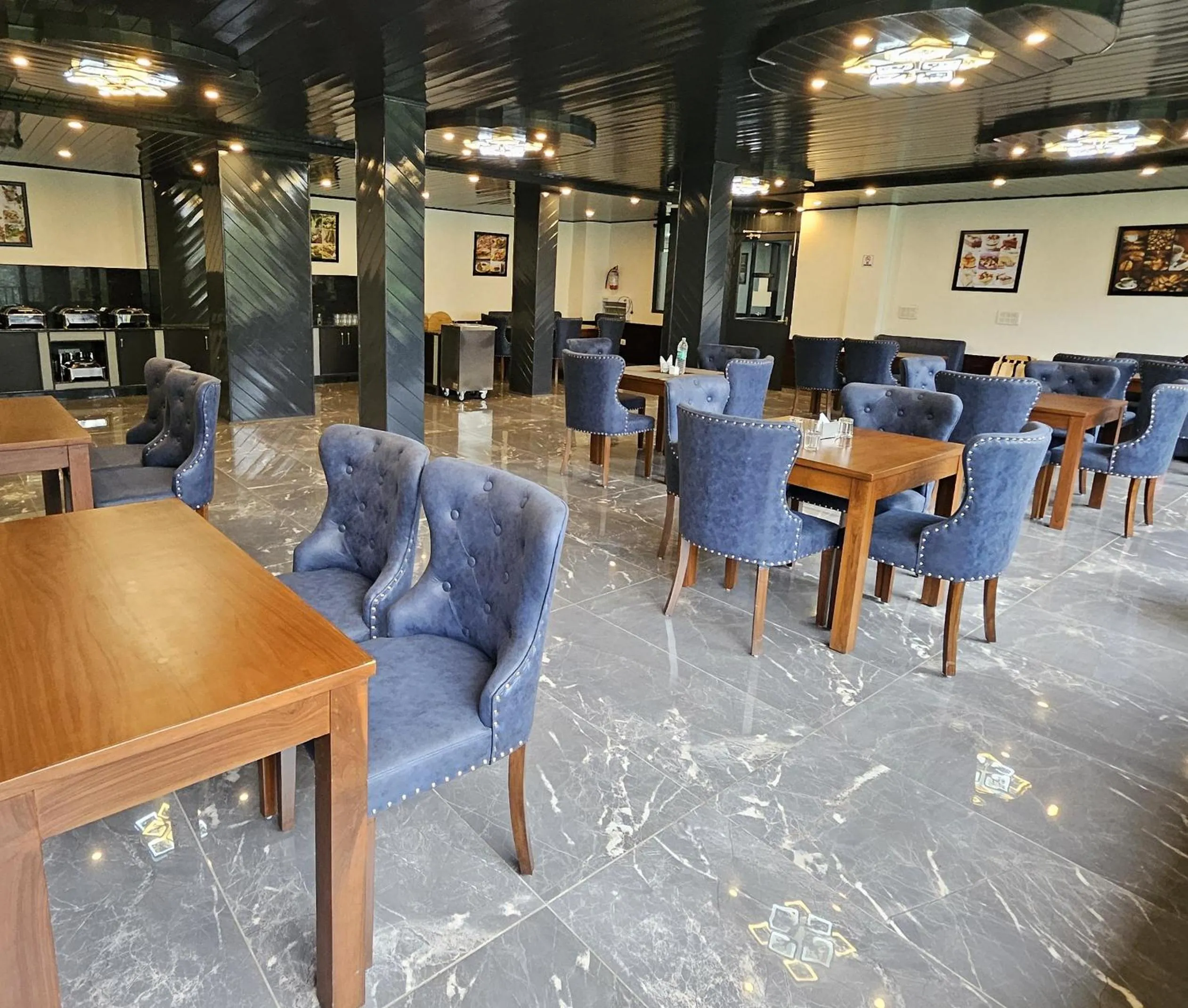 Restaurant/places to eat in BluSalzz Vine Hills Resort, Manali