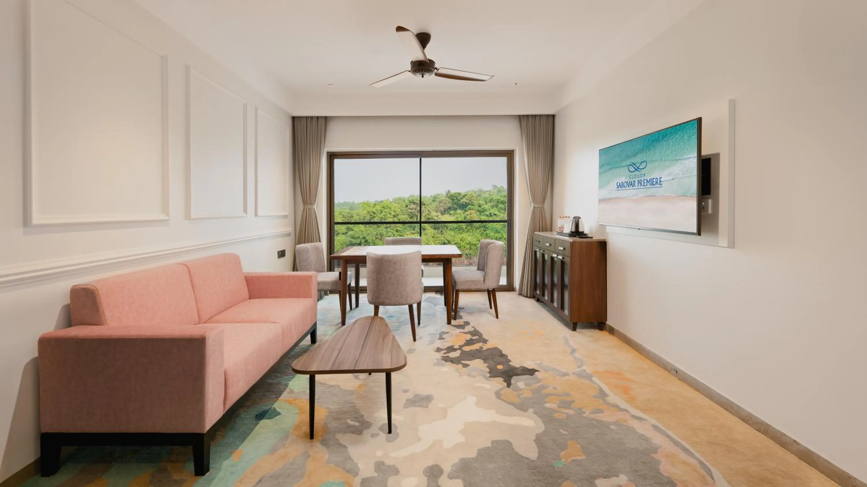 Communal lounge/ TV room in Gateway Goa, Palolem