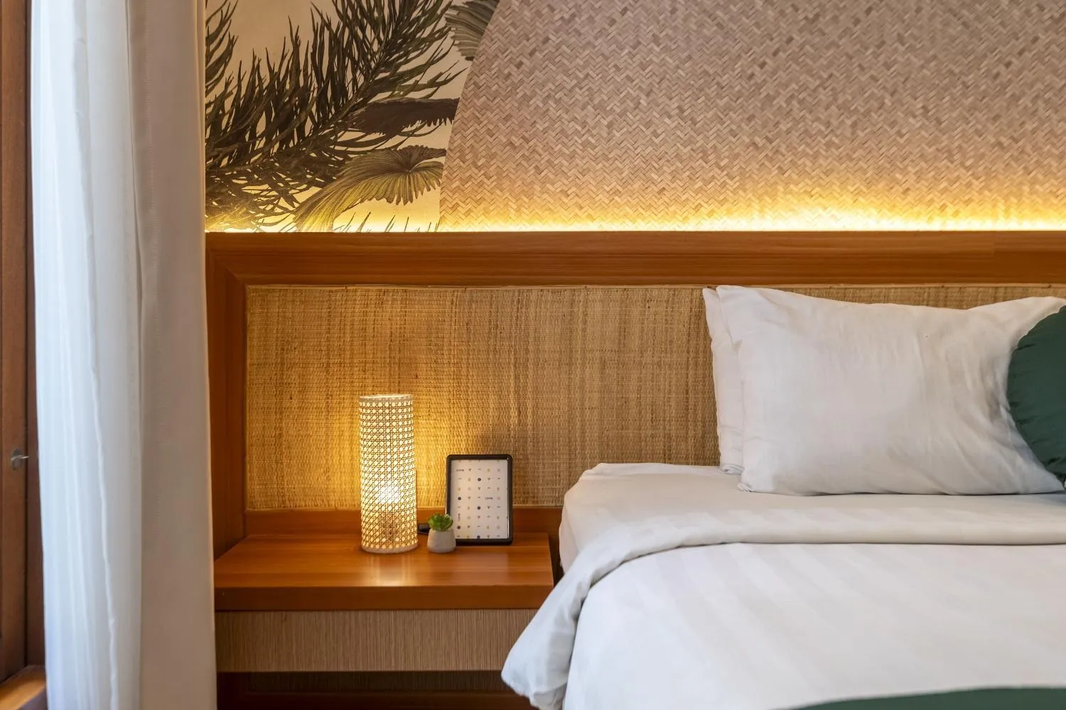 Bedroom, Bed in Cove Vin Stay