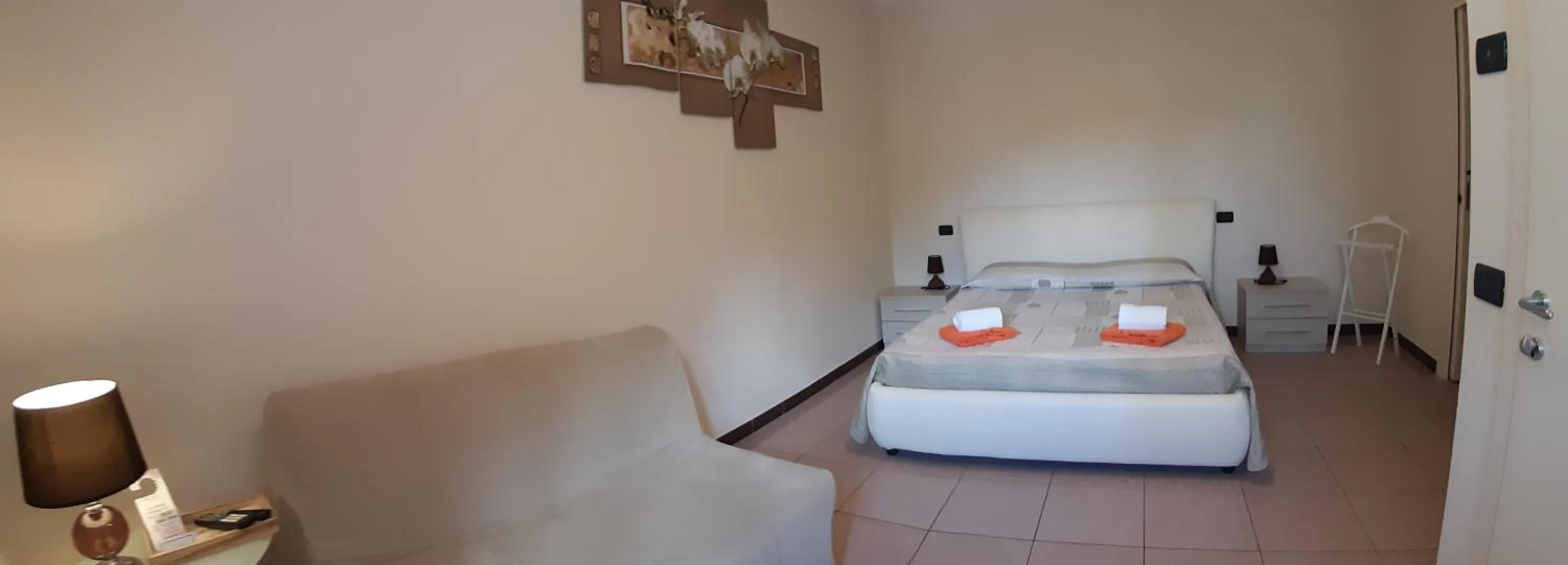 Bedroom, Bed in Villa Leilani B&B