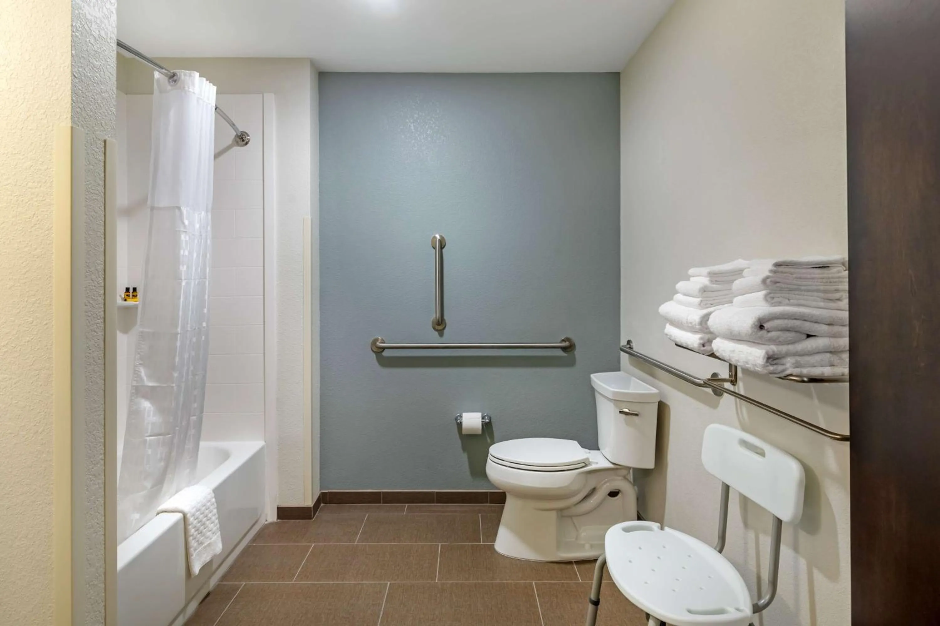 Bathroom in Best Western Plus Bluffton/Hilton Head Hotel