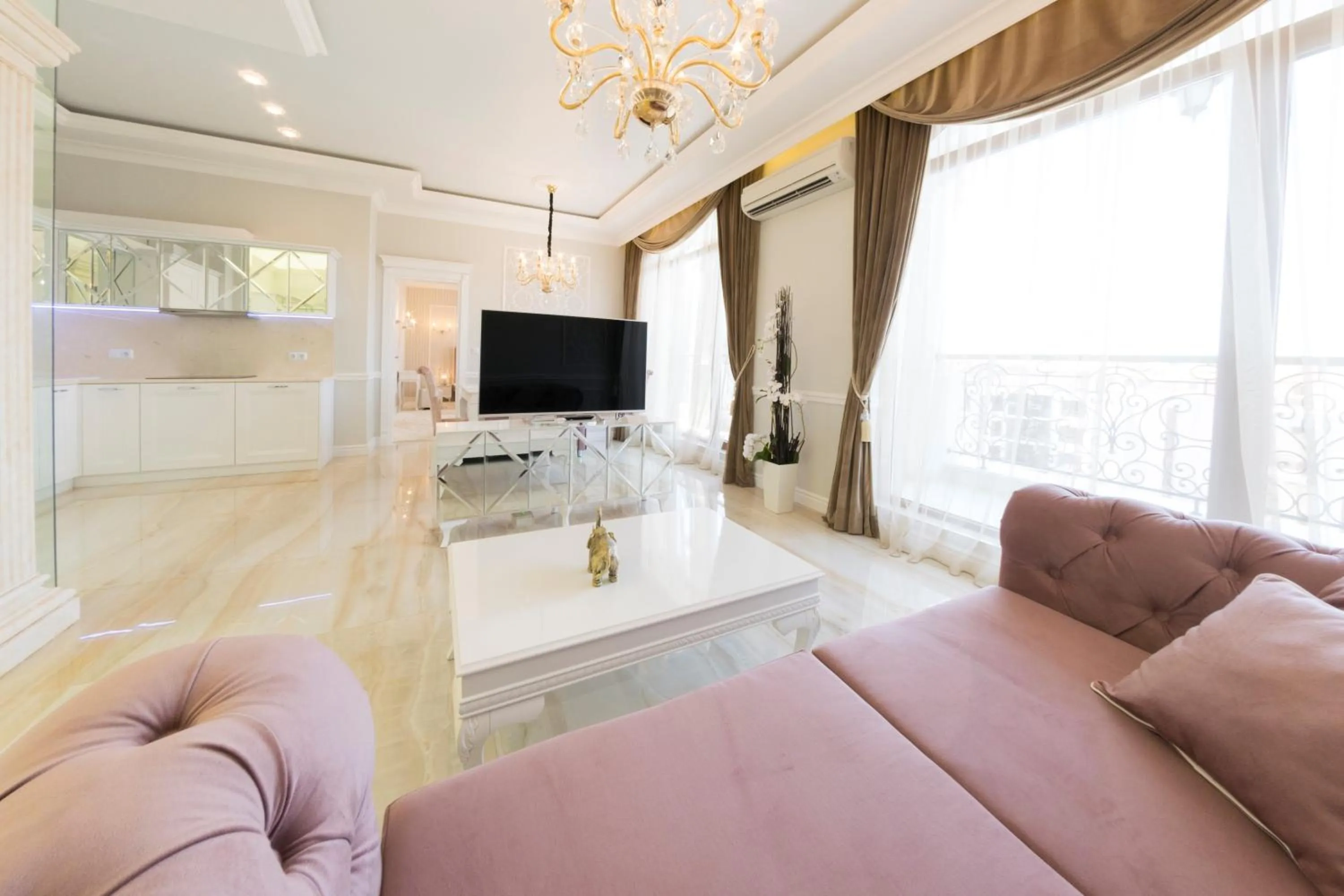 Living room in Harmony Suites - Monte Carlo