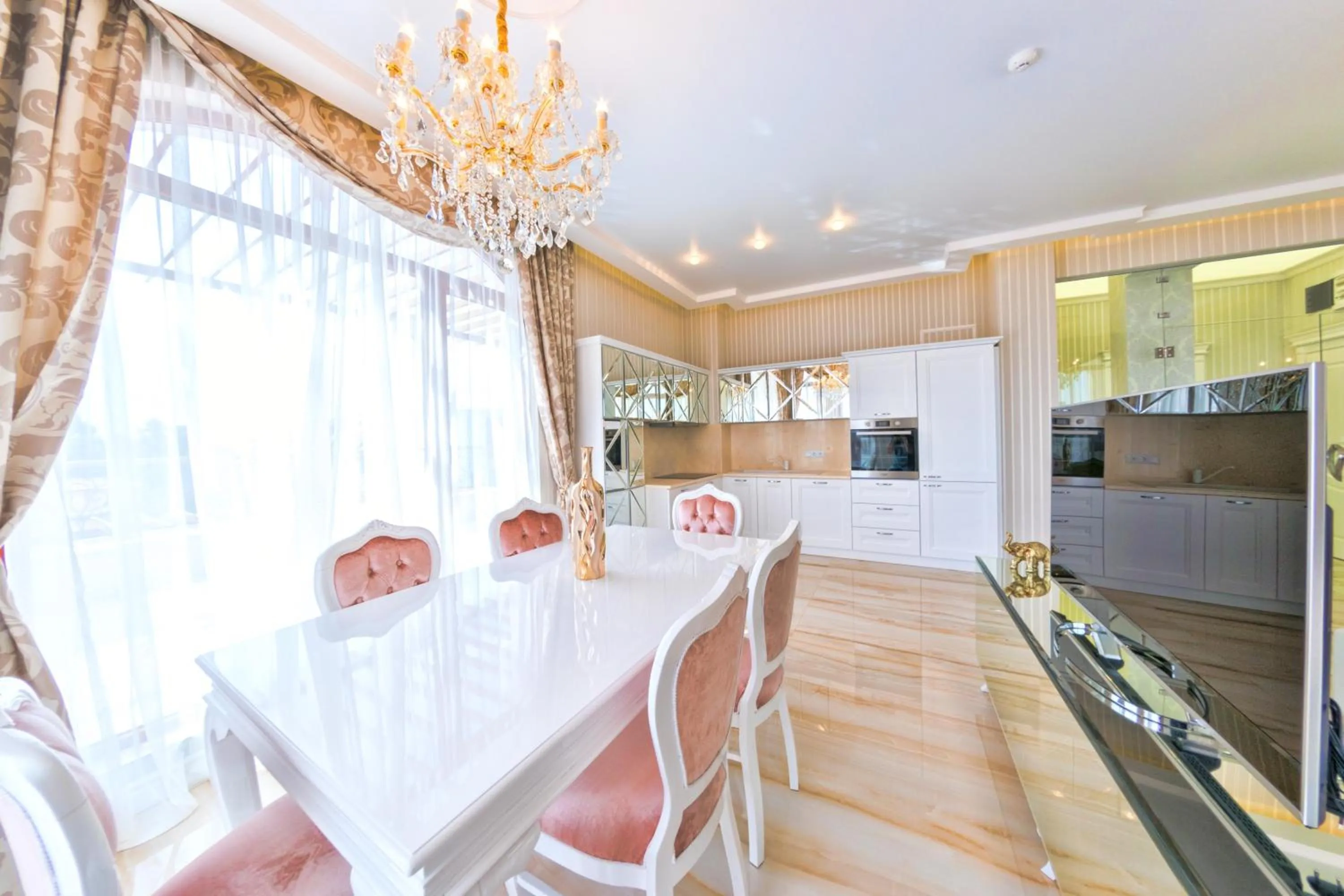 Living room in Harmony Suites - Monte Carlo