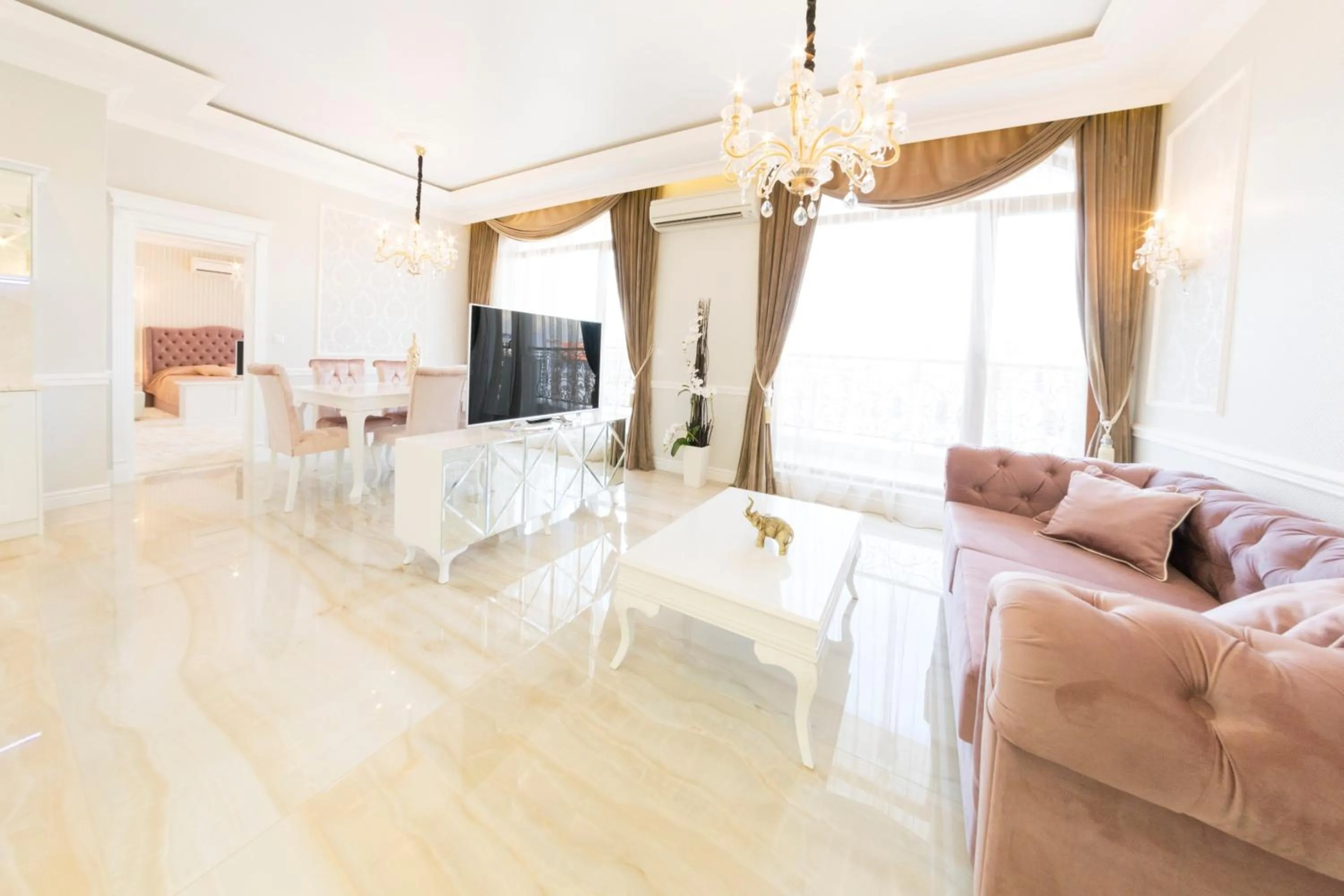 Living room in Harmony Suites - Monte Carlo