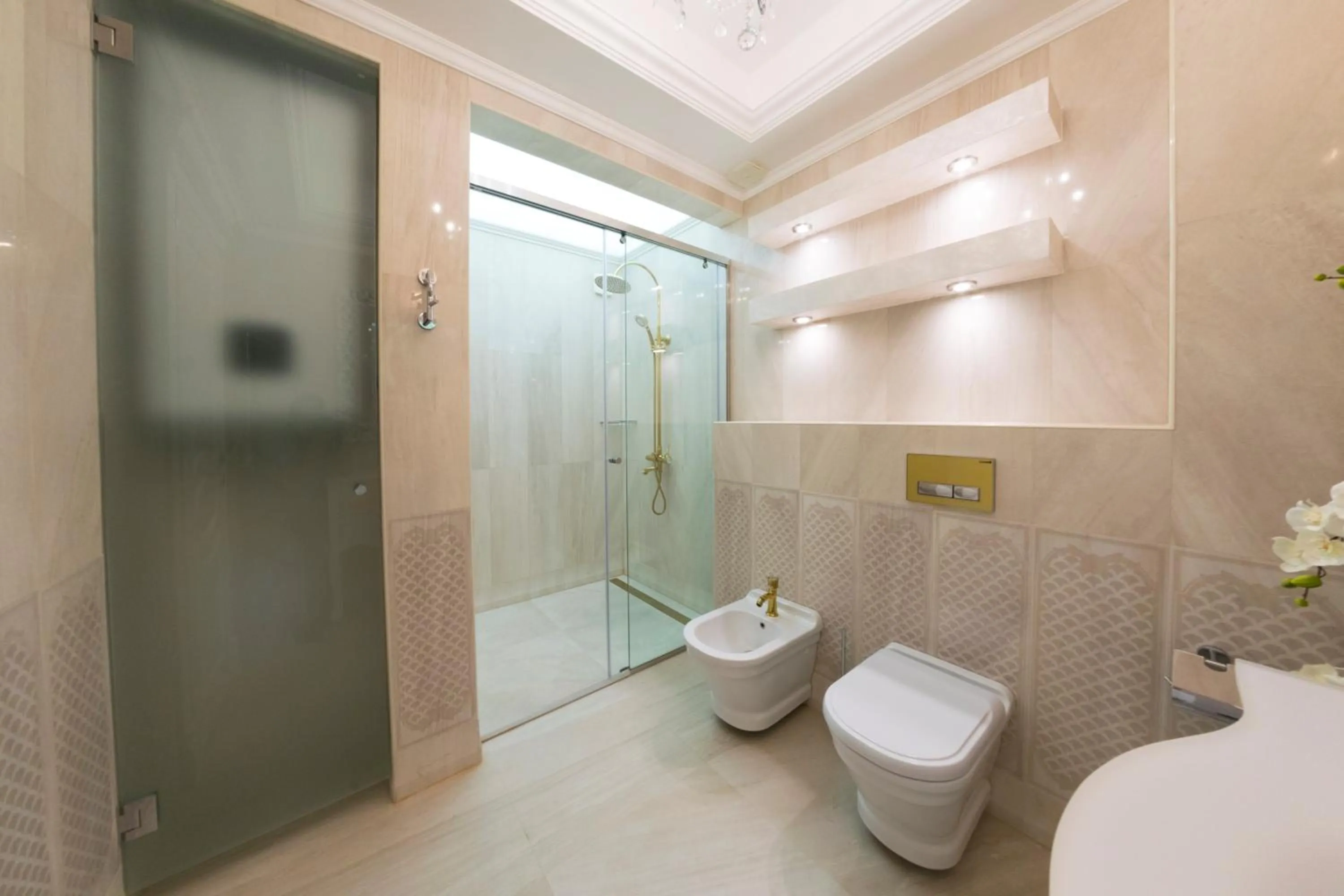 Toilet in Harmony Suites - Monte Carlo