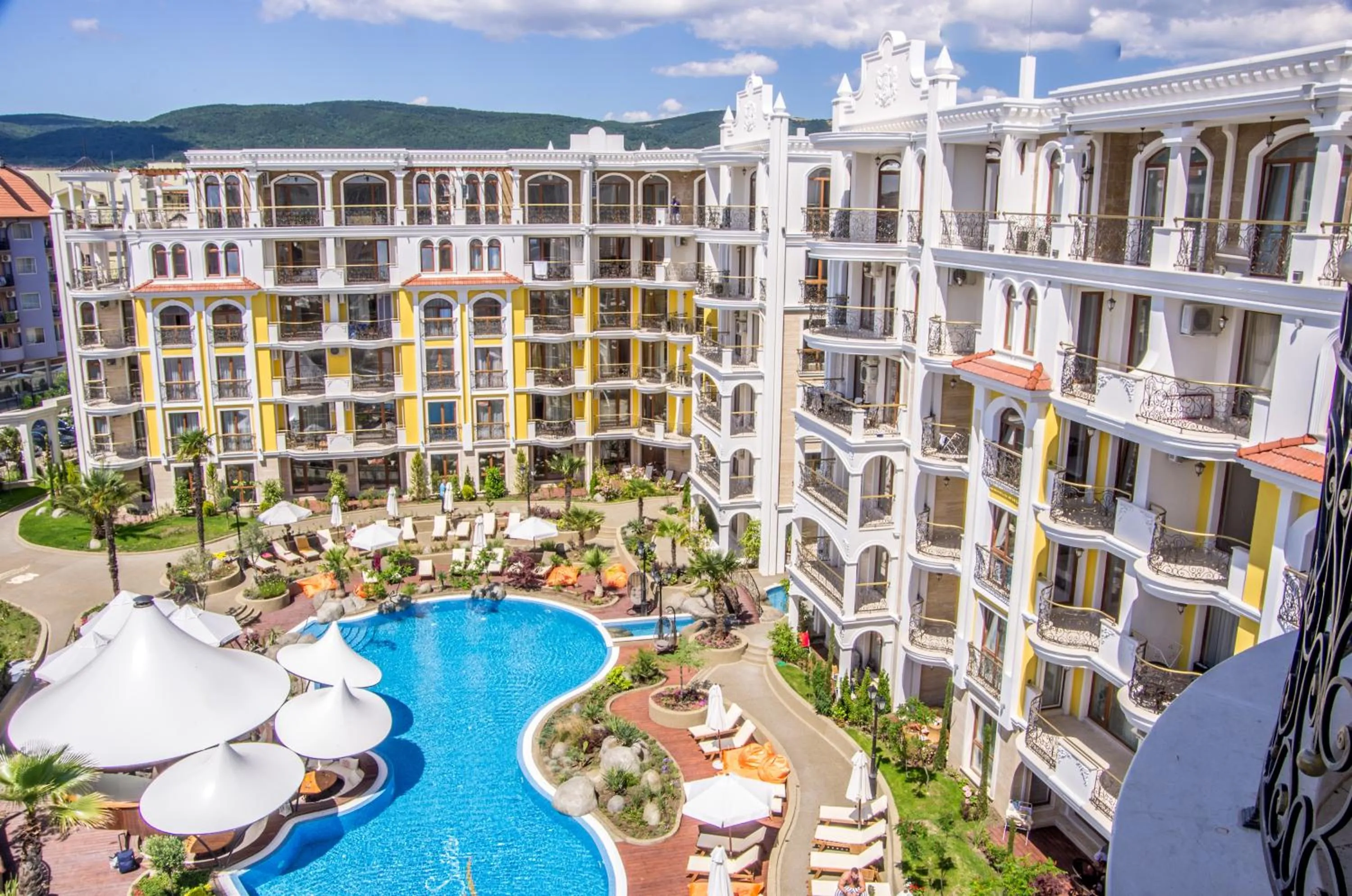 Facade/entrance in Harmony Suites - Monte Carlo