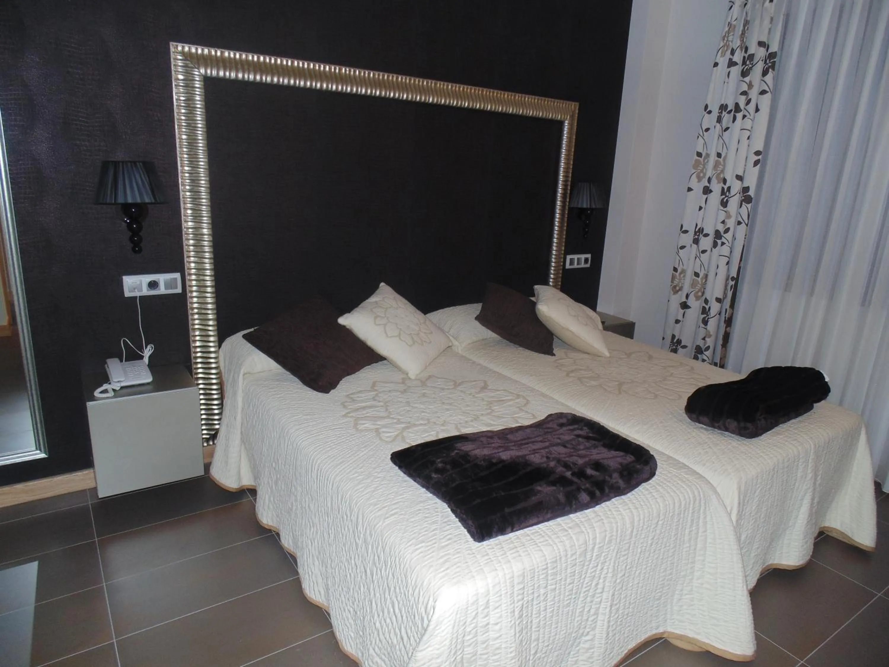 Bedroom, Bed in Hotel Ribera de Langa