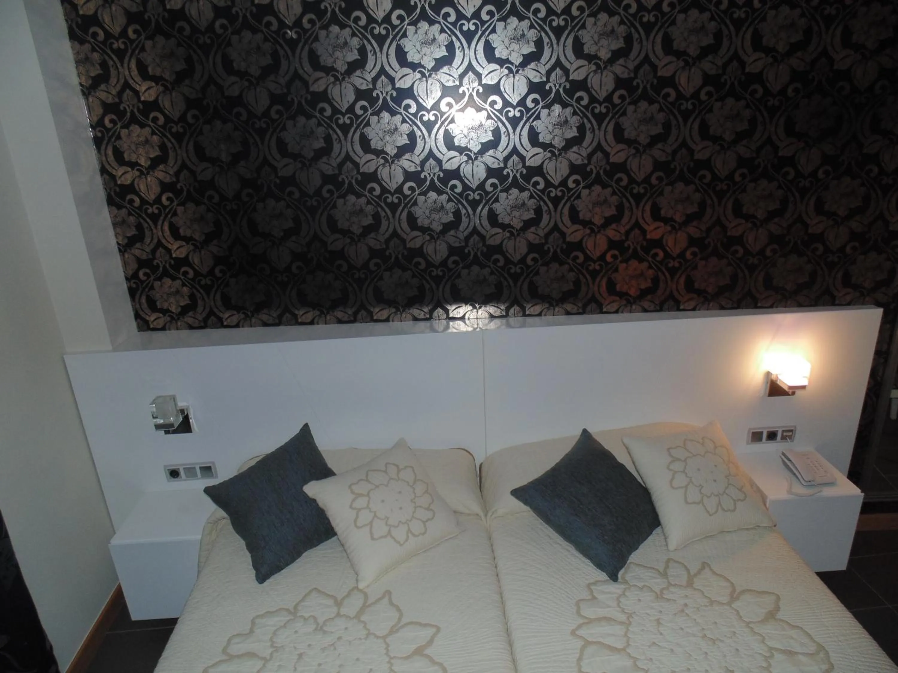 Bedroom, Bed in Hotel Ribera de Langa