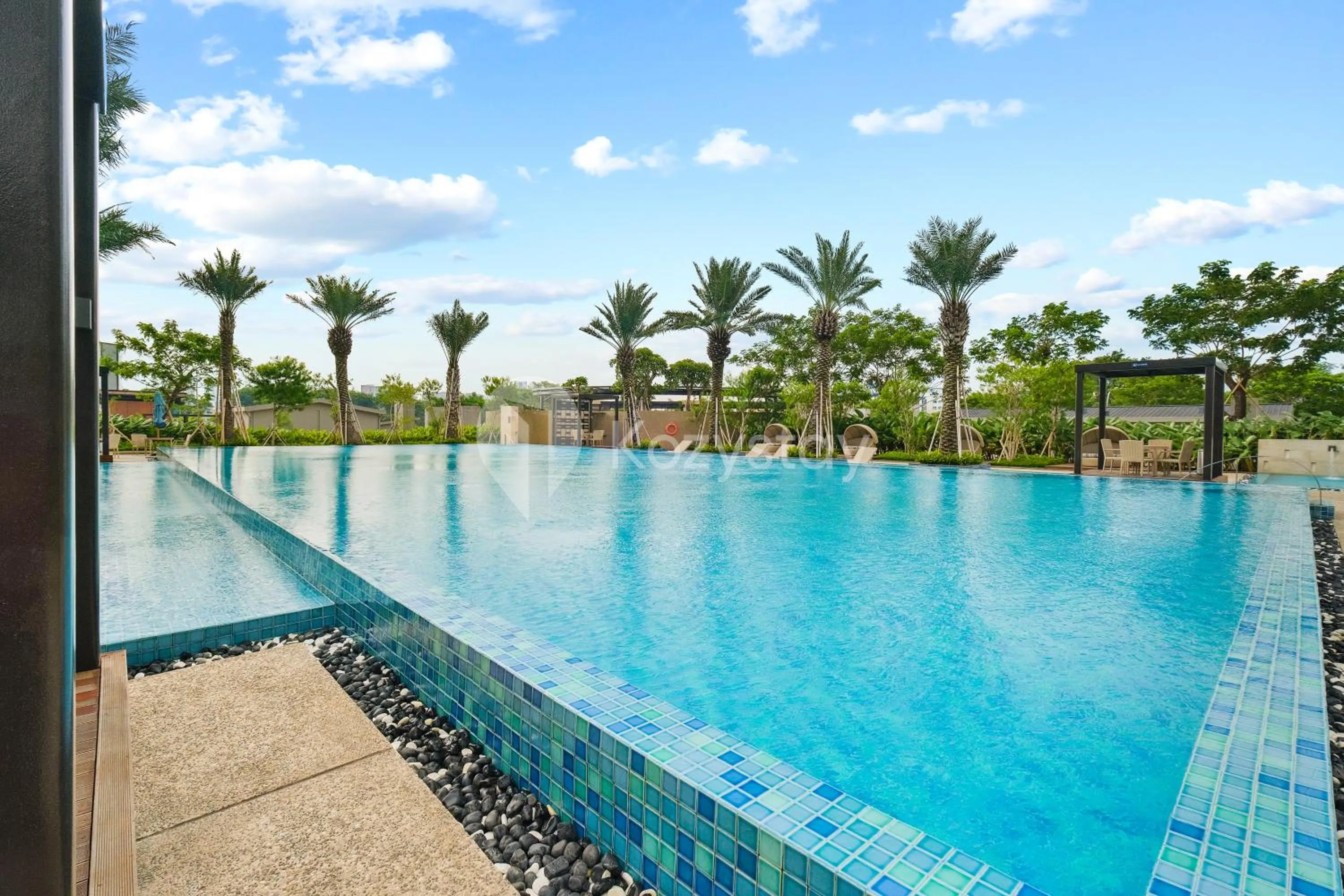 Swimming pool in Serica by Kozystay - Fatmawati