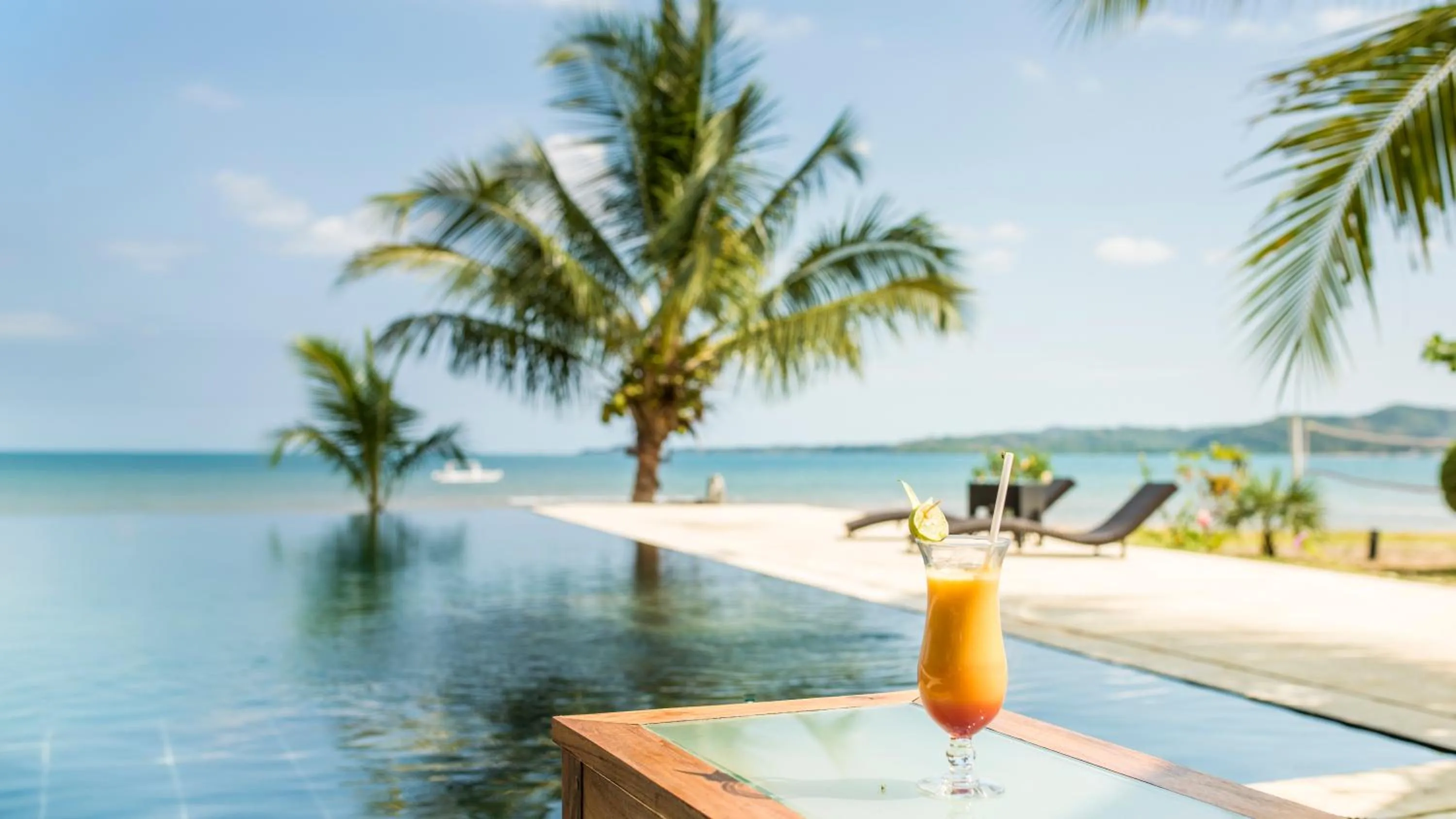 Restaurant/places to eat in Home The Residence