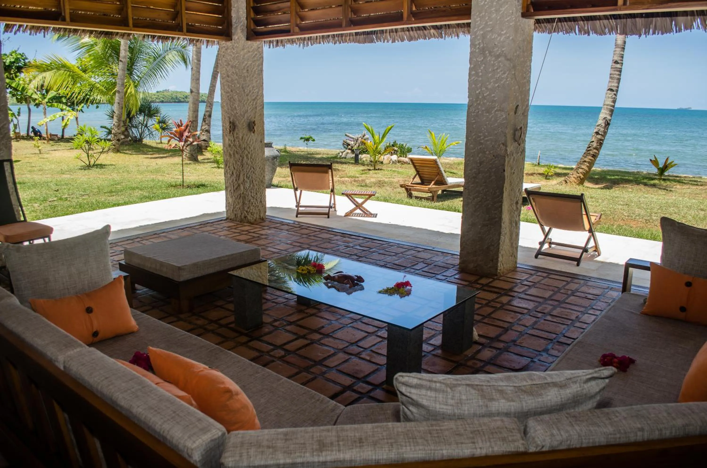 Restaurant/places to eat in Home The Residence