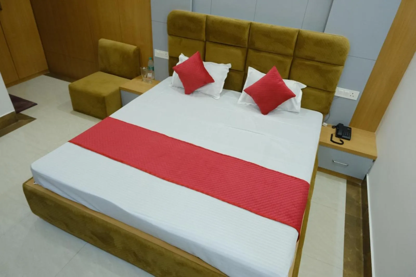Bed in Hotel Golden Continental