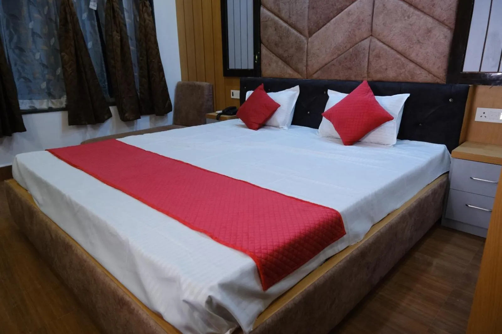 Bed in Hotel Golden Continental